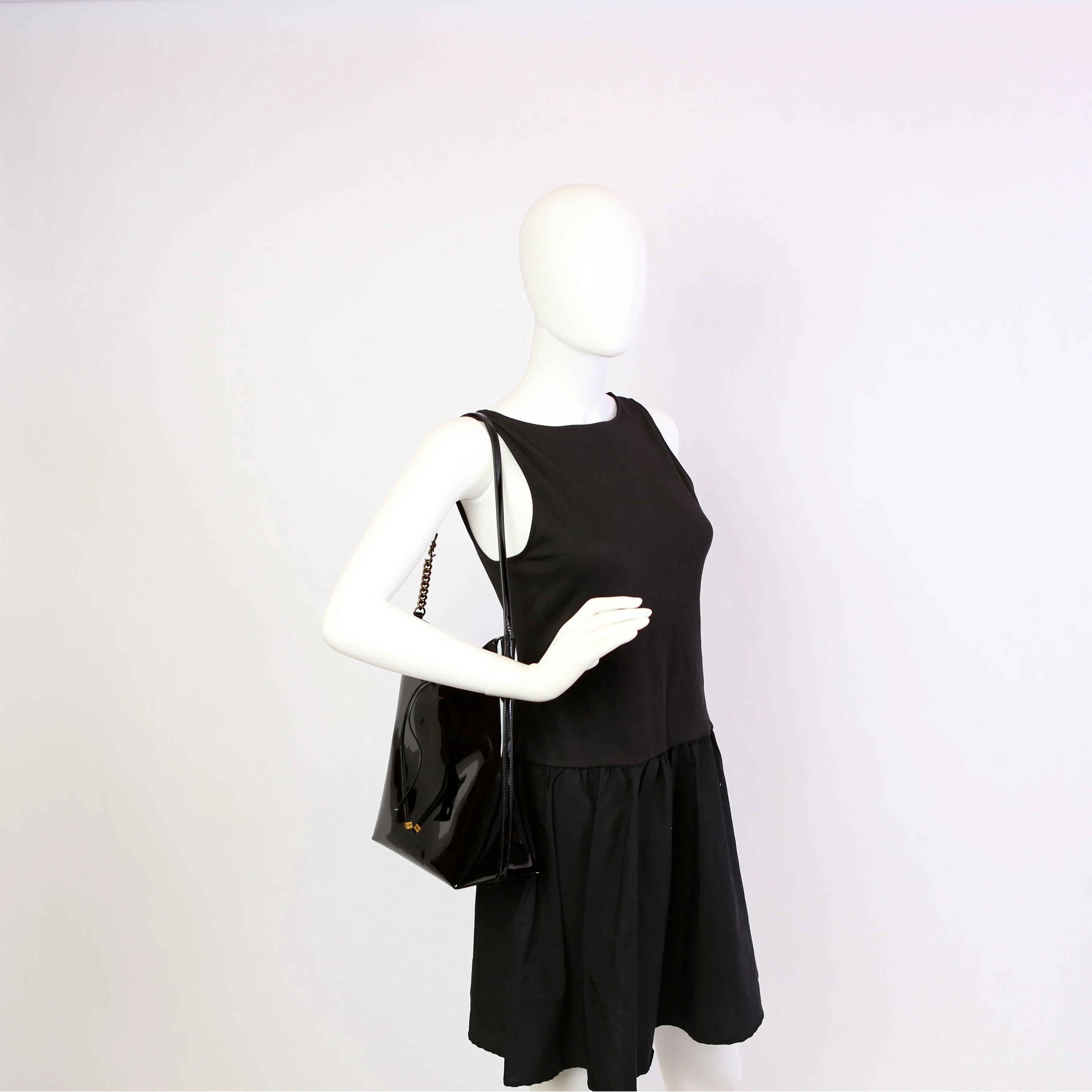Rendez-Vous Patent Calfskin Hobo Black - Image 12