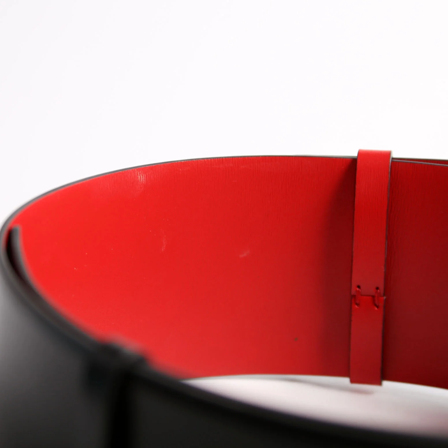 Reversible V Logo Signature 70MM Belt Size 85/34 Black/Red - Image 5