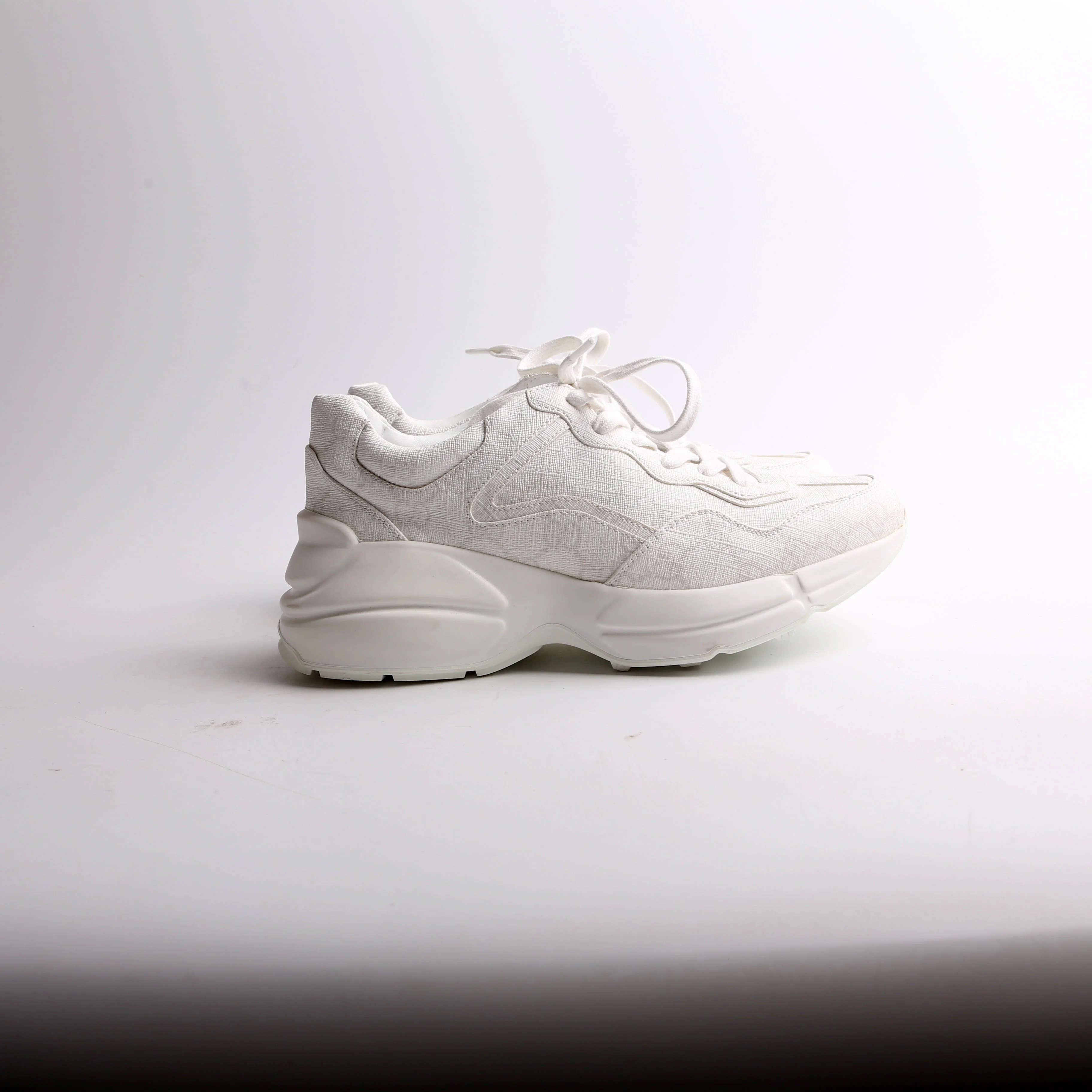 Rhyton Sneakers Size 37 - Image 4