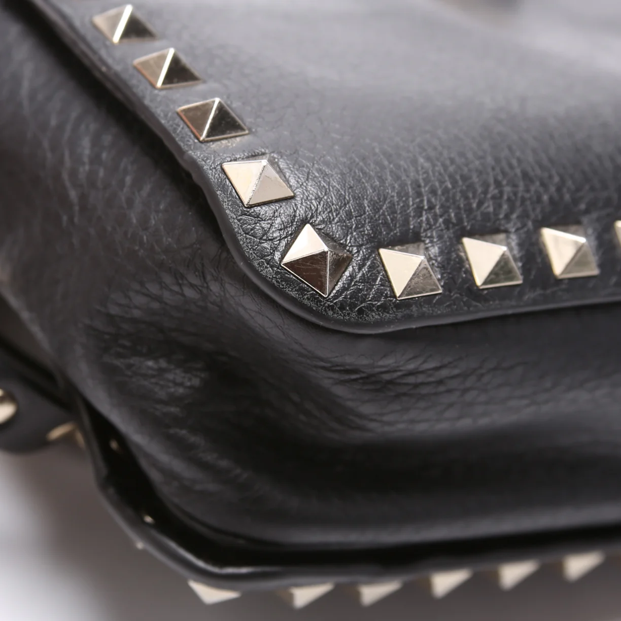 Rockstud Flip Lock Camera Bag - Image 5