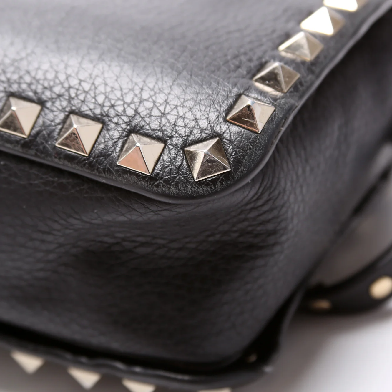 Rockstud Flip Lock Camera Bag - Image 6