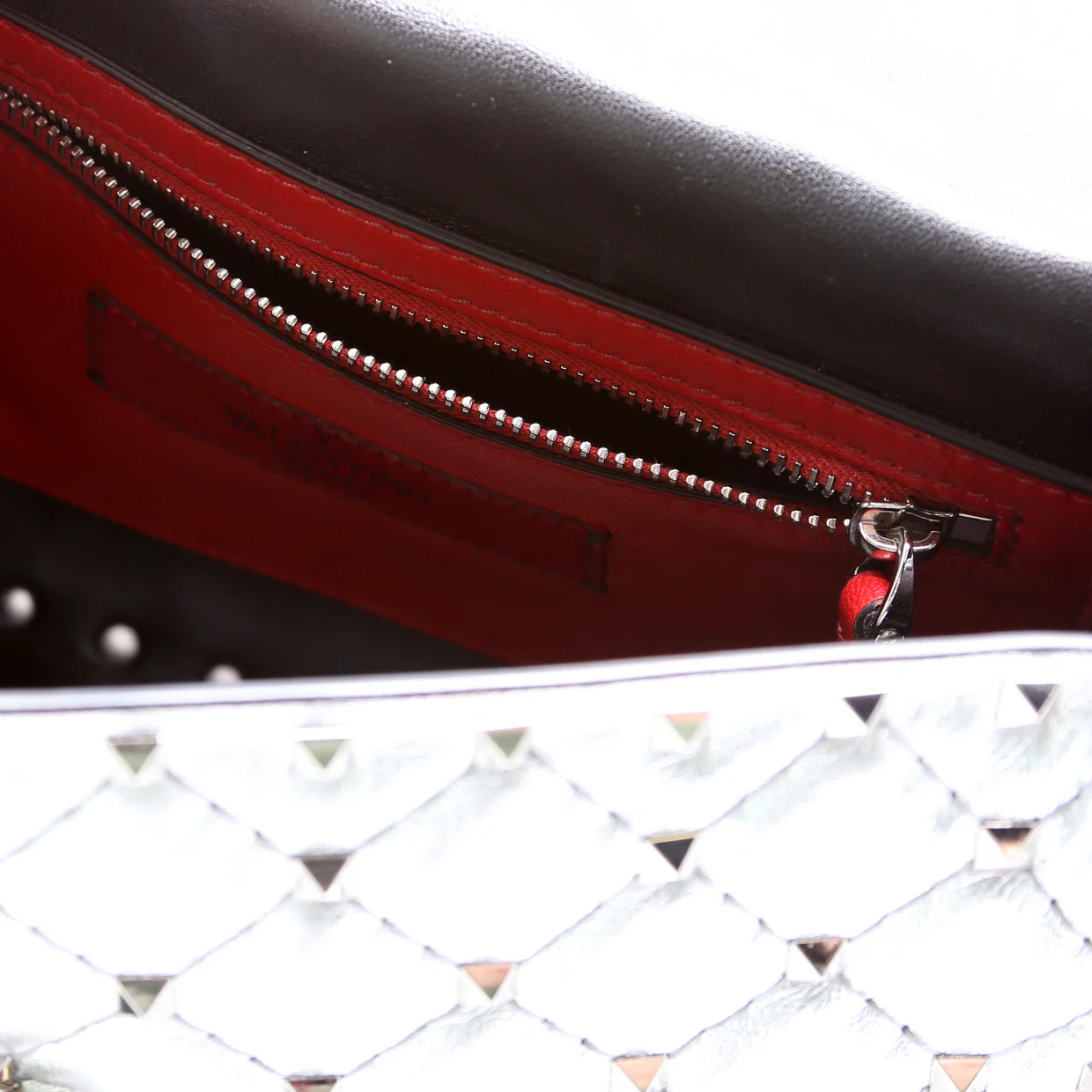 Rockstud Spike Bag Medium Silver - Image 8