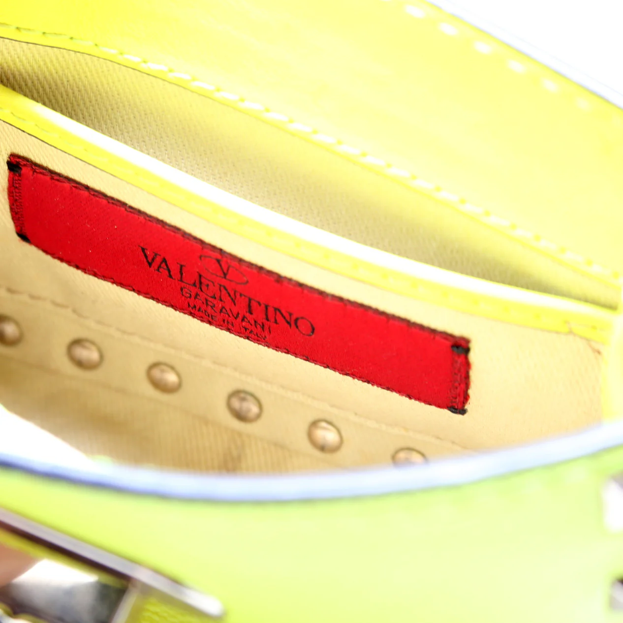 Rockstud Turnlock Chain Bag - Image 9