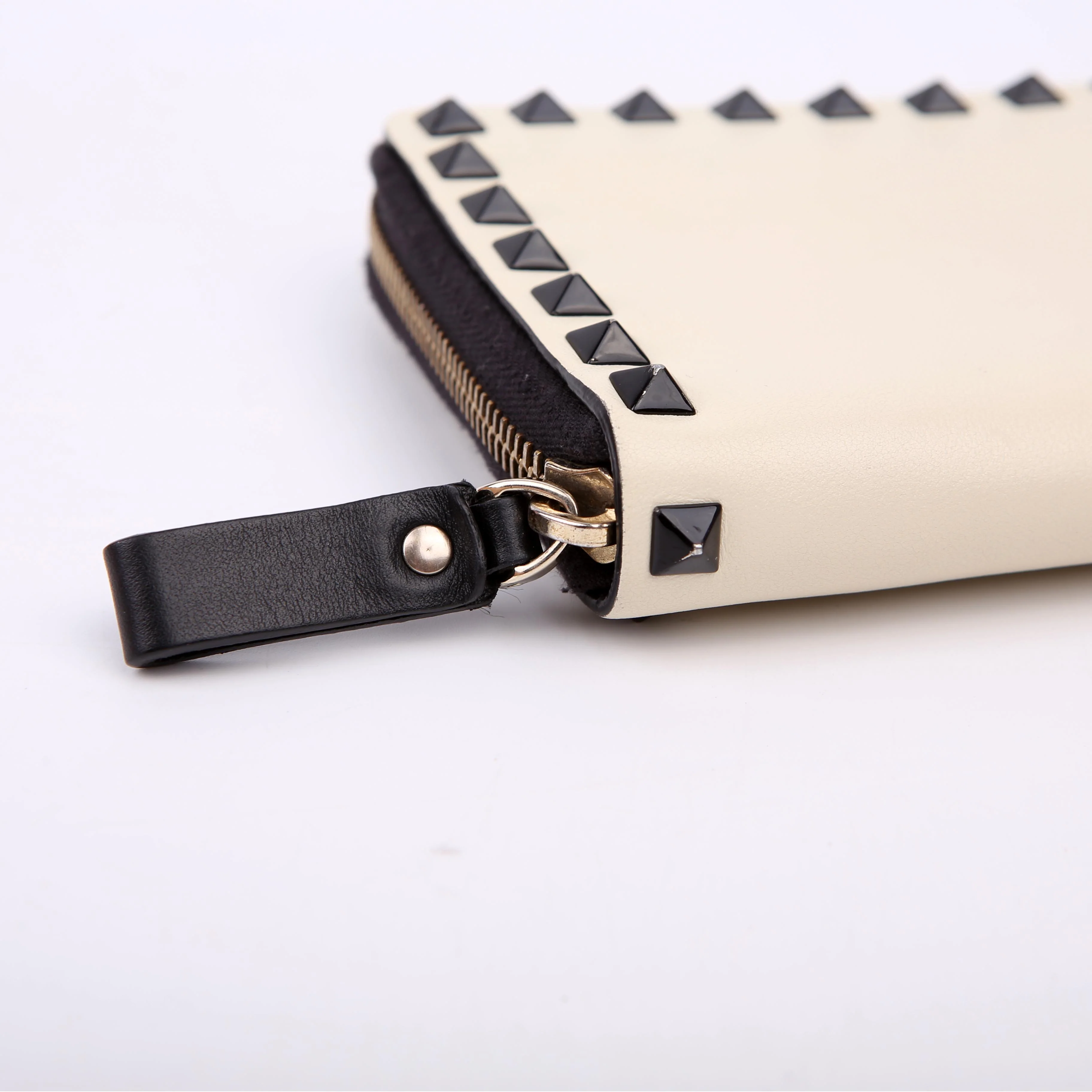 Rockstud Zip Around Wallet White/Black - Image 6