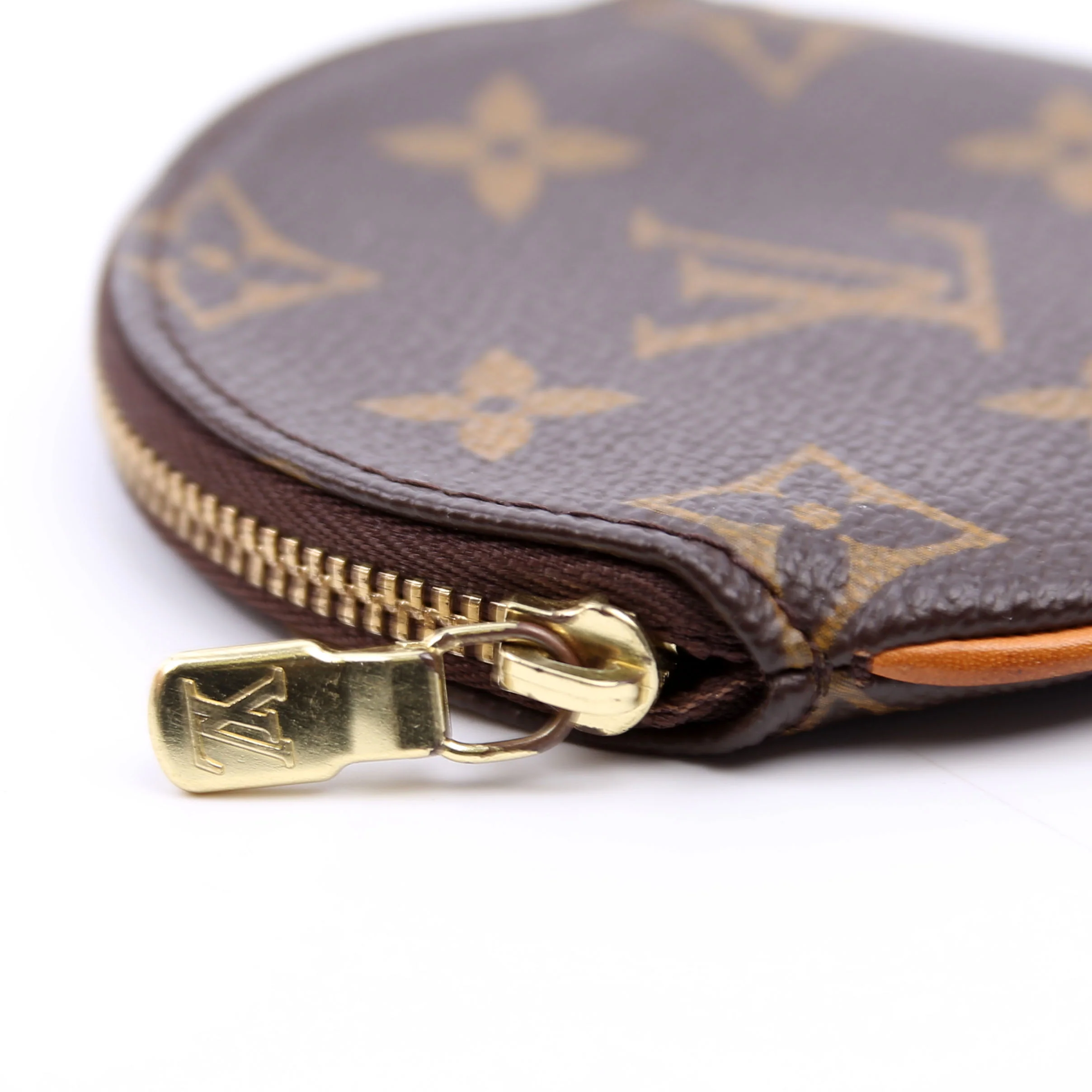 Round Coin Purse Monogram - Image 8