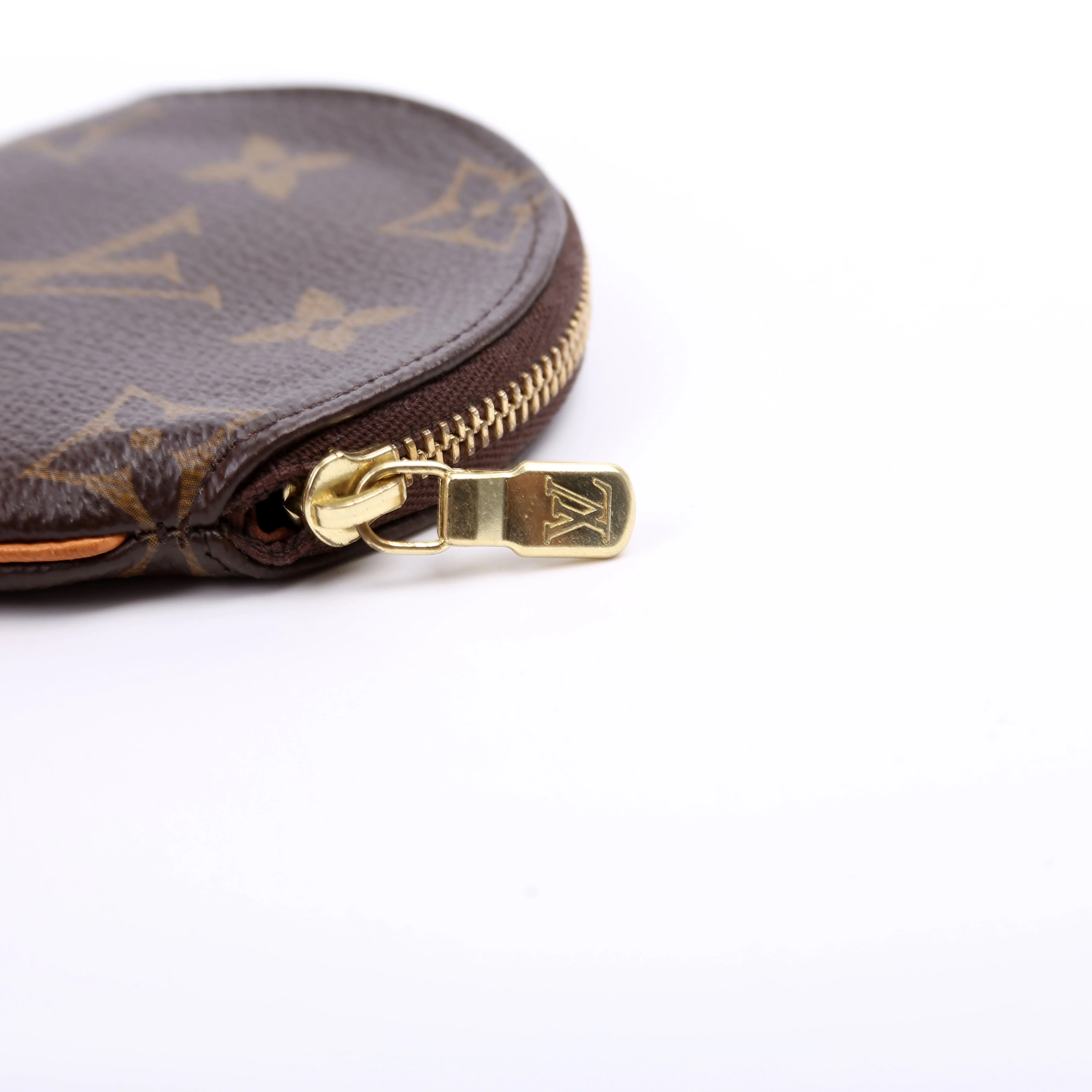 Round Coin Purse Monogram - Image 5