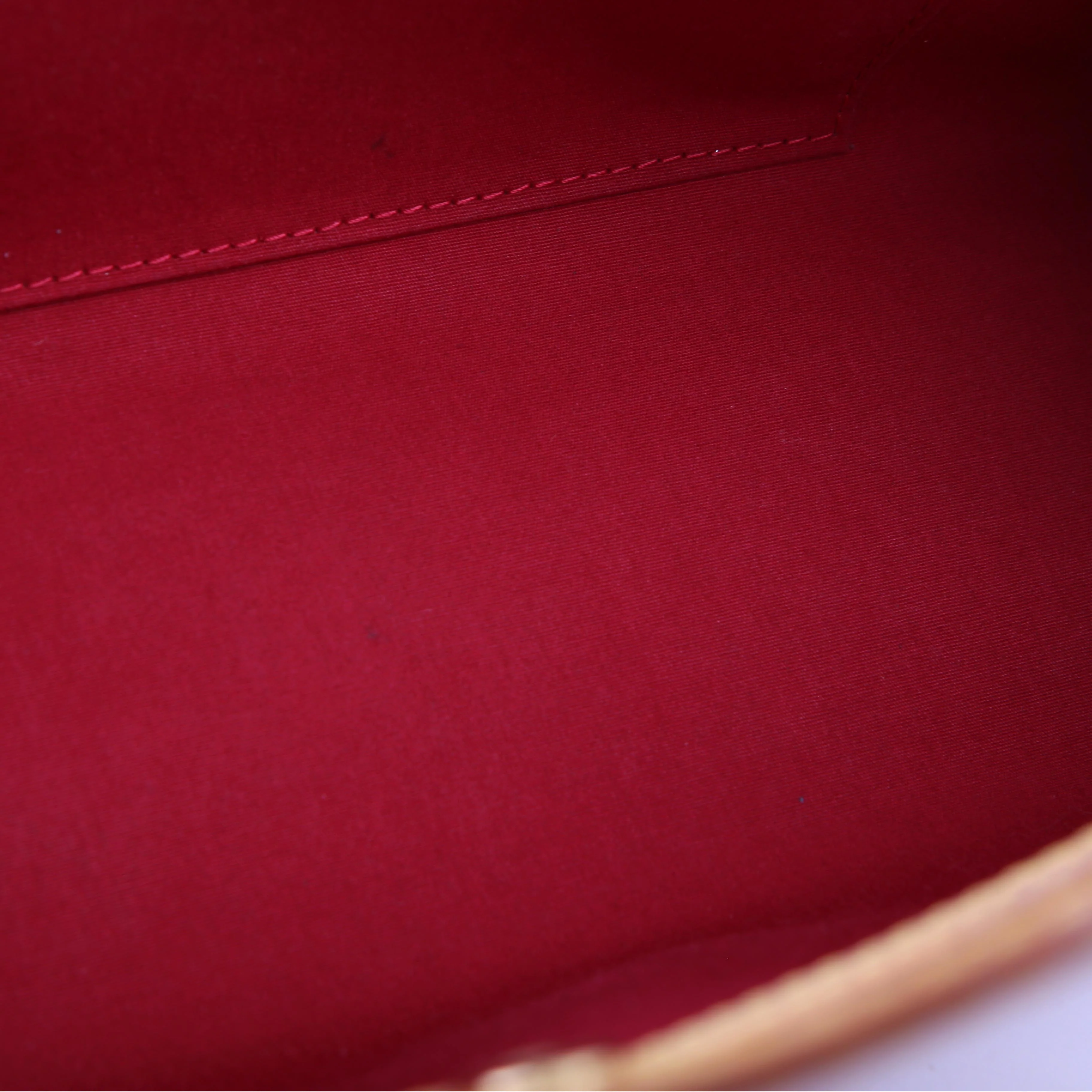 Roxbury Drive Vernis Red - Image 11