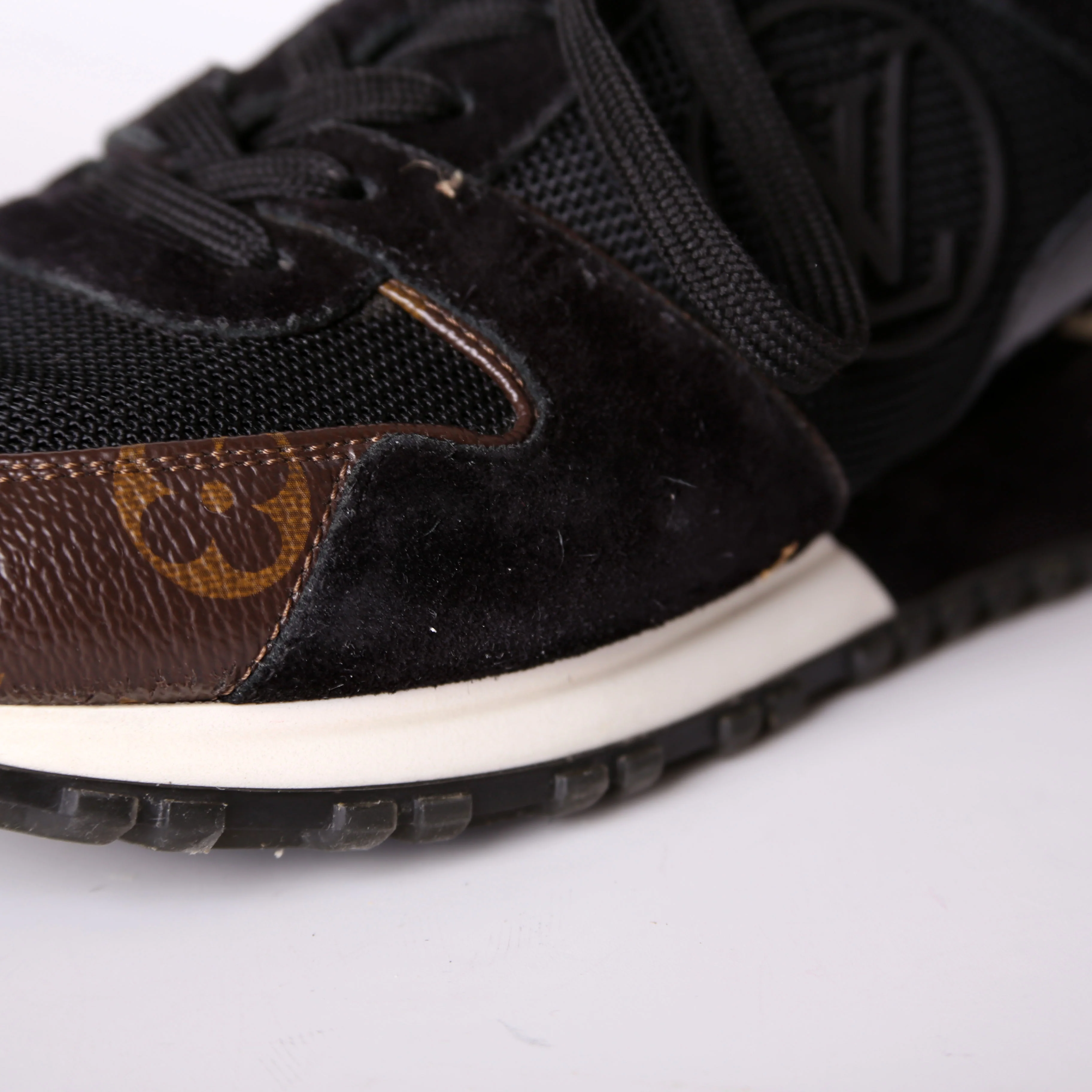 Run Away Sneakers Size 38 - Image 7