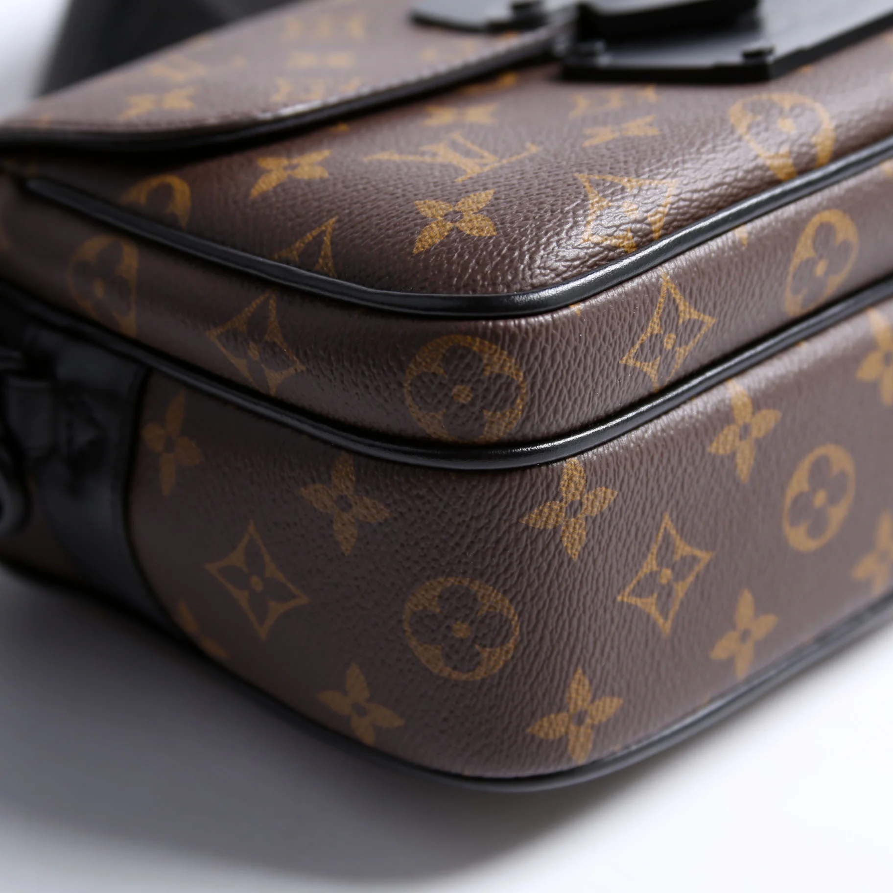 S Lock Messenger Bag Macassar Monogram Black - Image 4