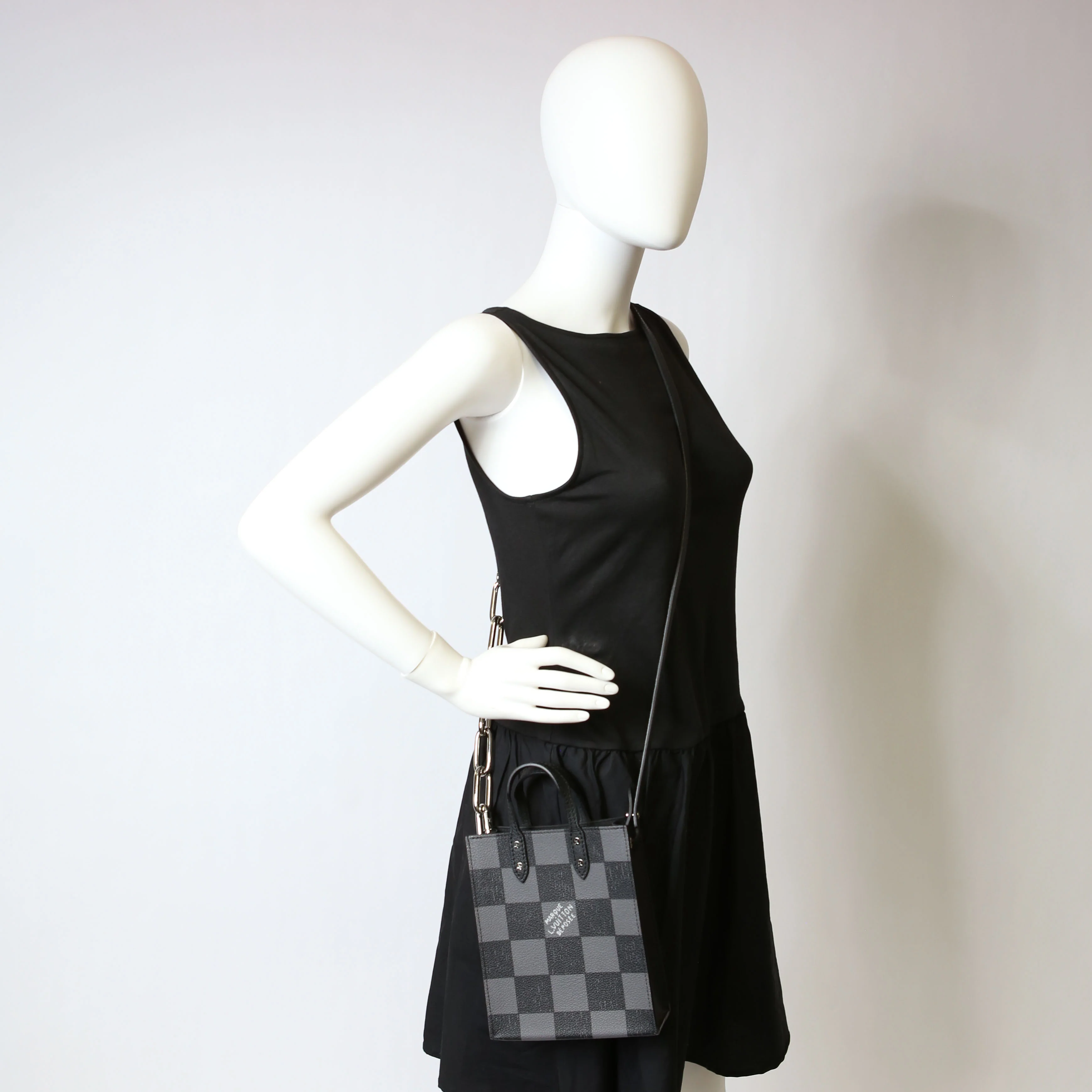 Sac Plat XS Abloh Checkers Black - Image 12