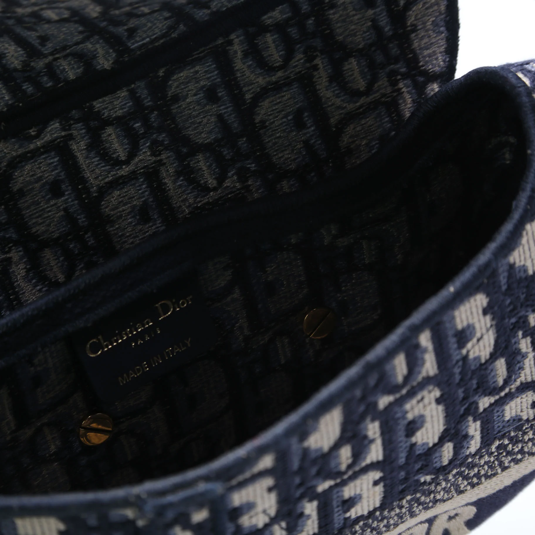 Saddle Bag Logo Oblique - Image 7