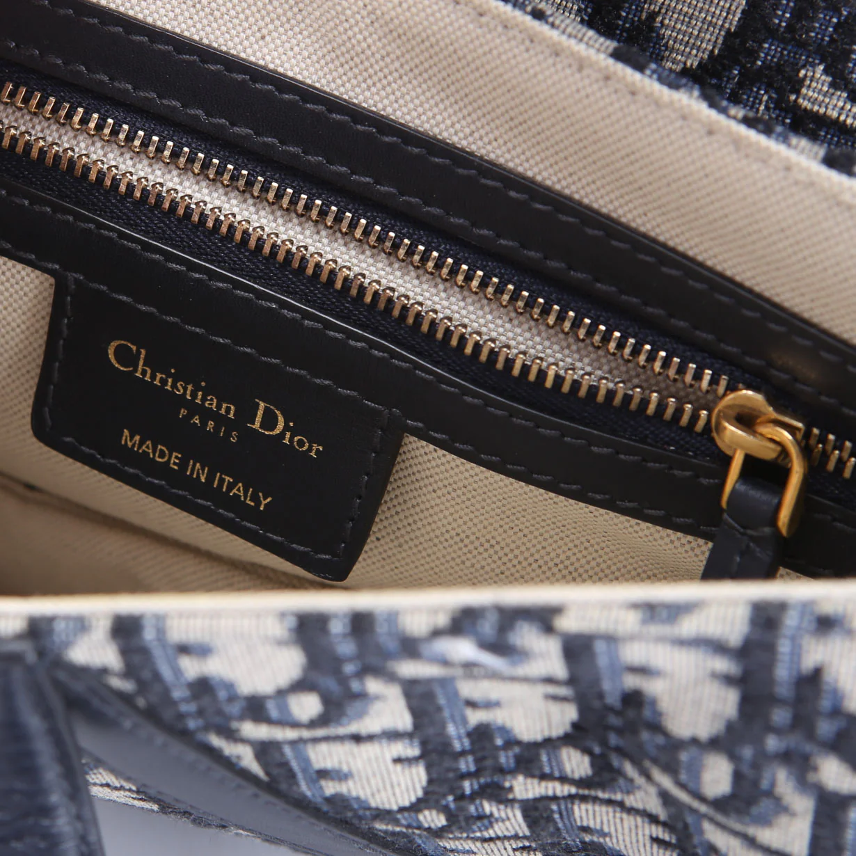 Saddle Bag Oblique Navy/Gold - Image 9