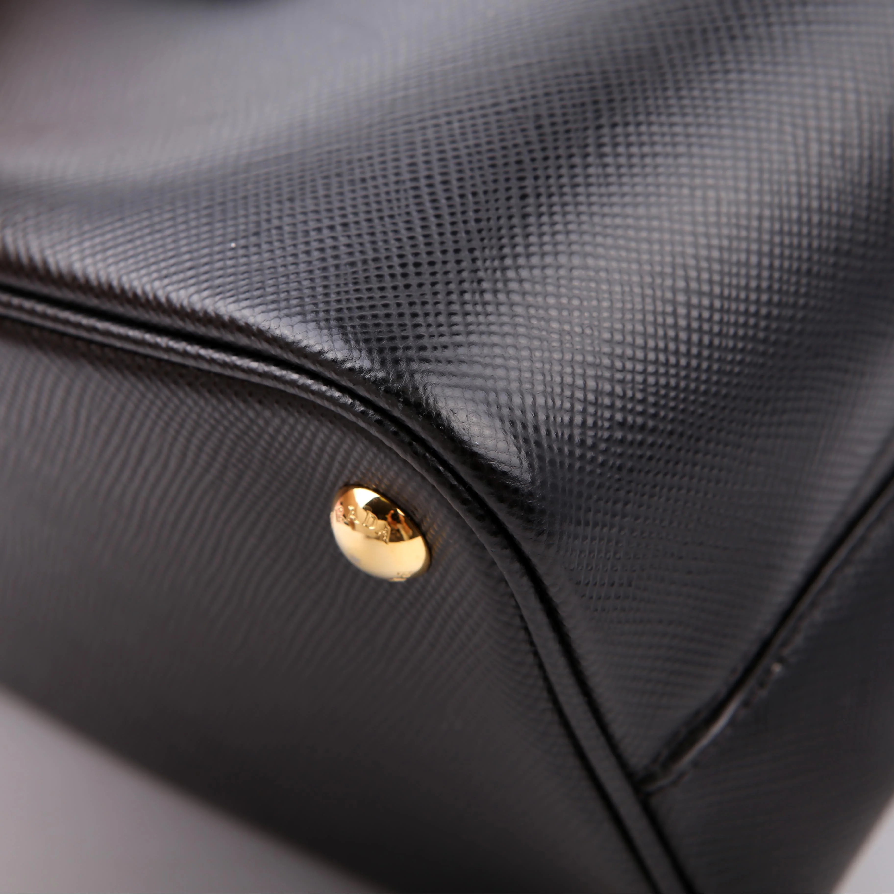 Saffiano Cuir Medium Panier Bag Black - Image 8
