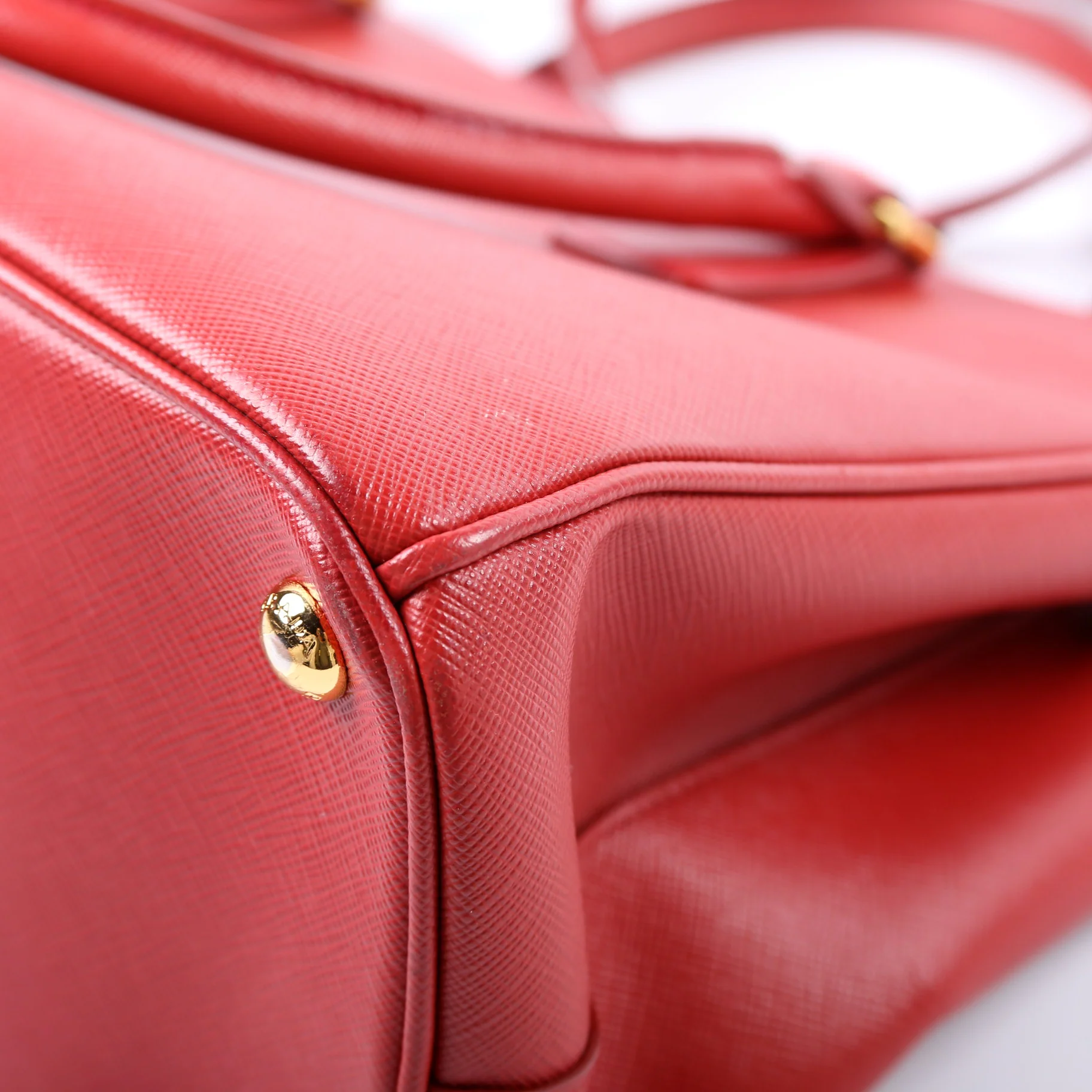 Saffiano Galleria Medium Red - Image 8