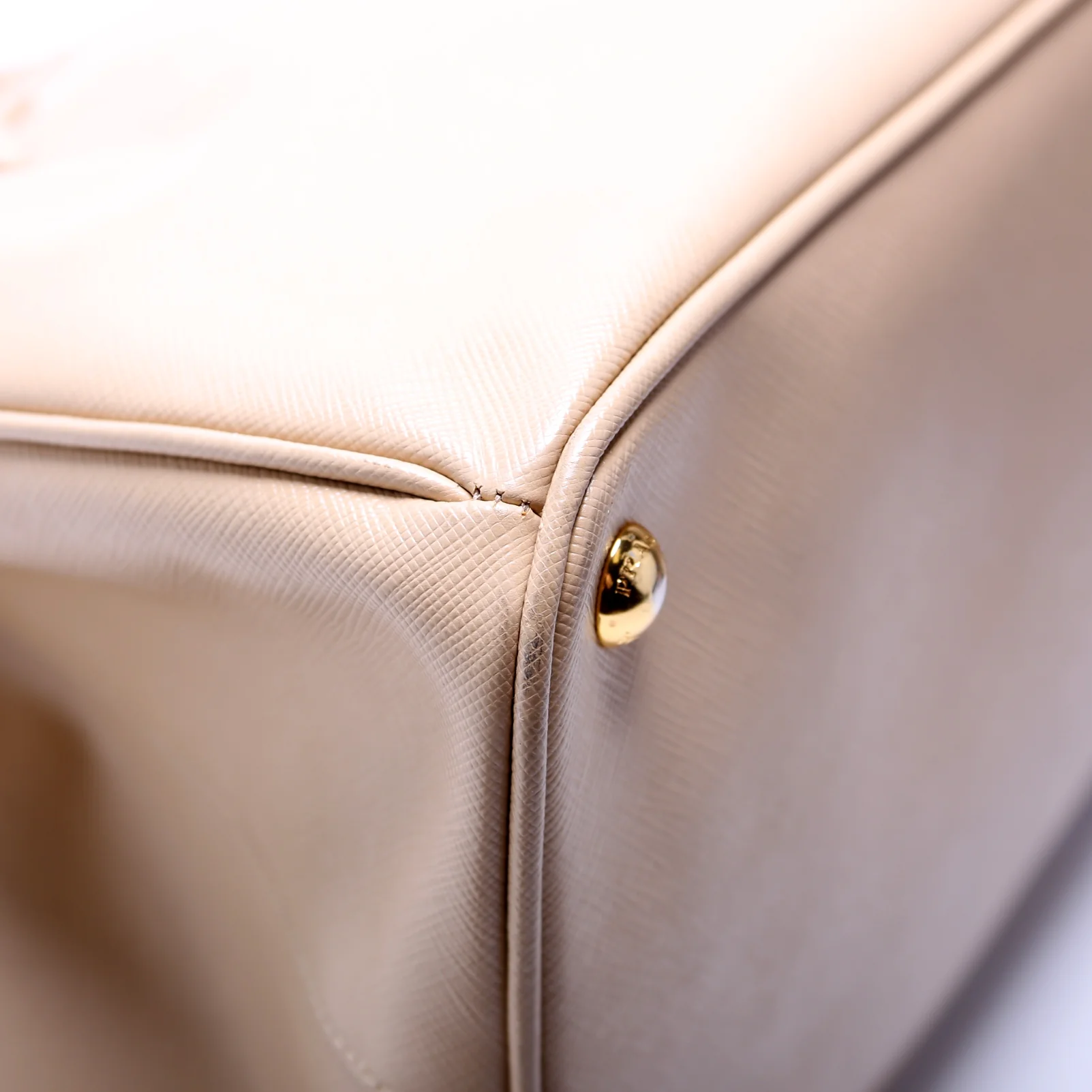 Saffiano Lux Large Tote Beige - Image 5