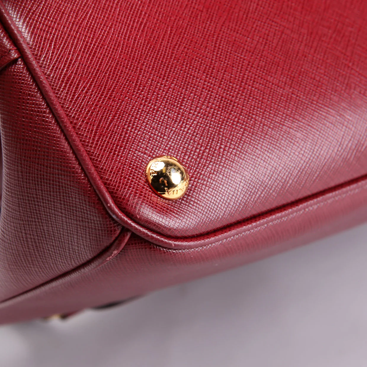 Saffiano Lux Parabole Burgundy/Gold - Image 8