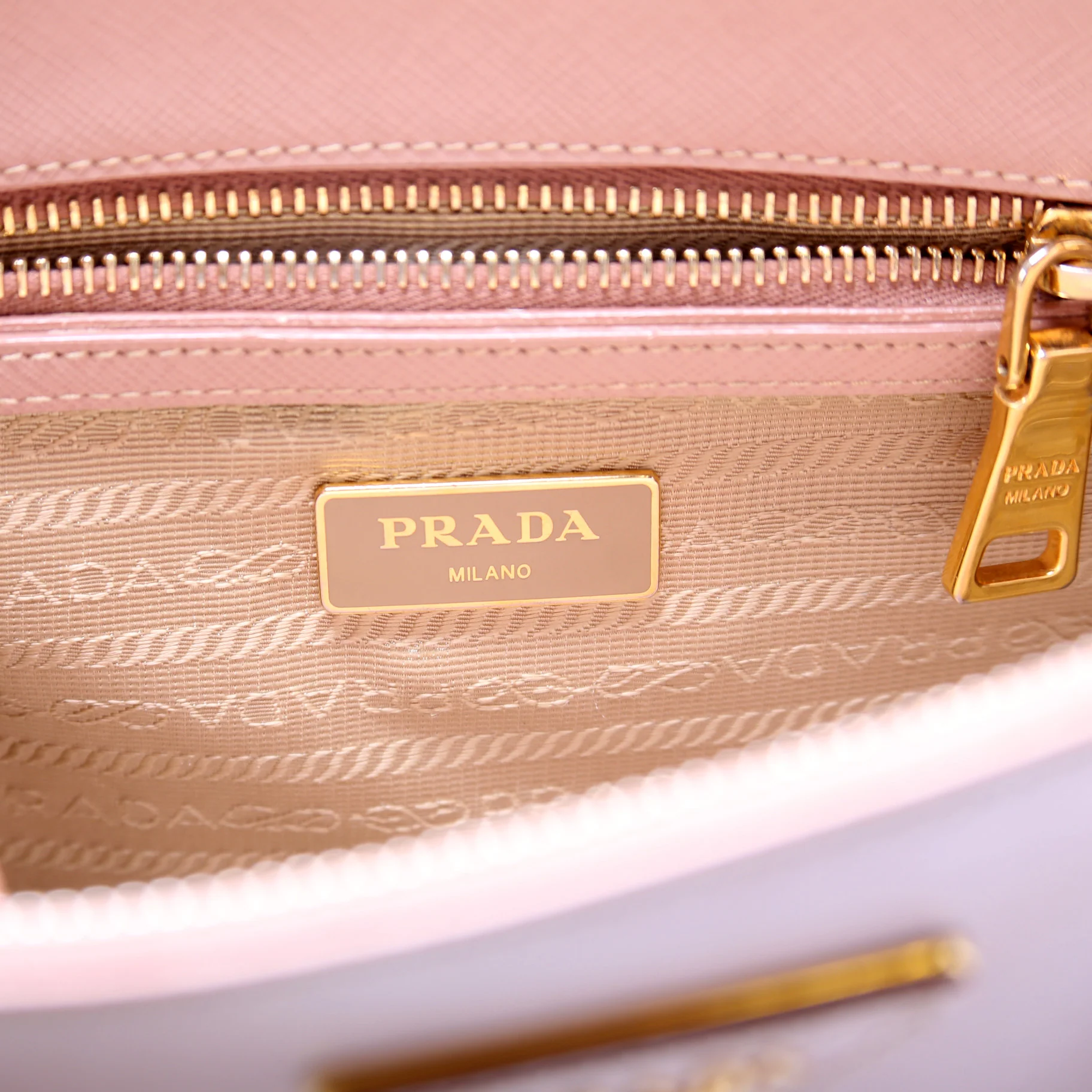 Saffiano Lux Small - Image 12