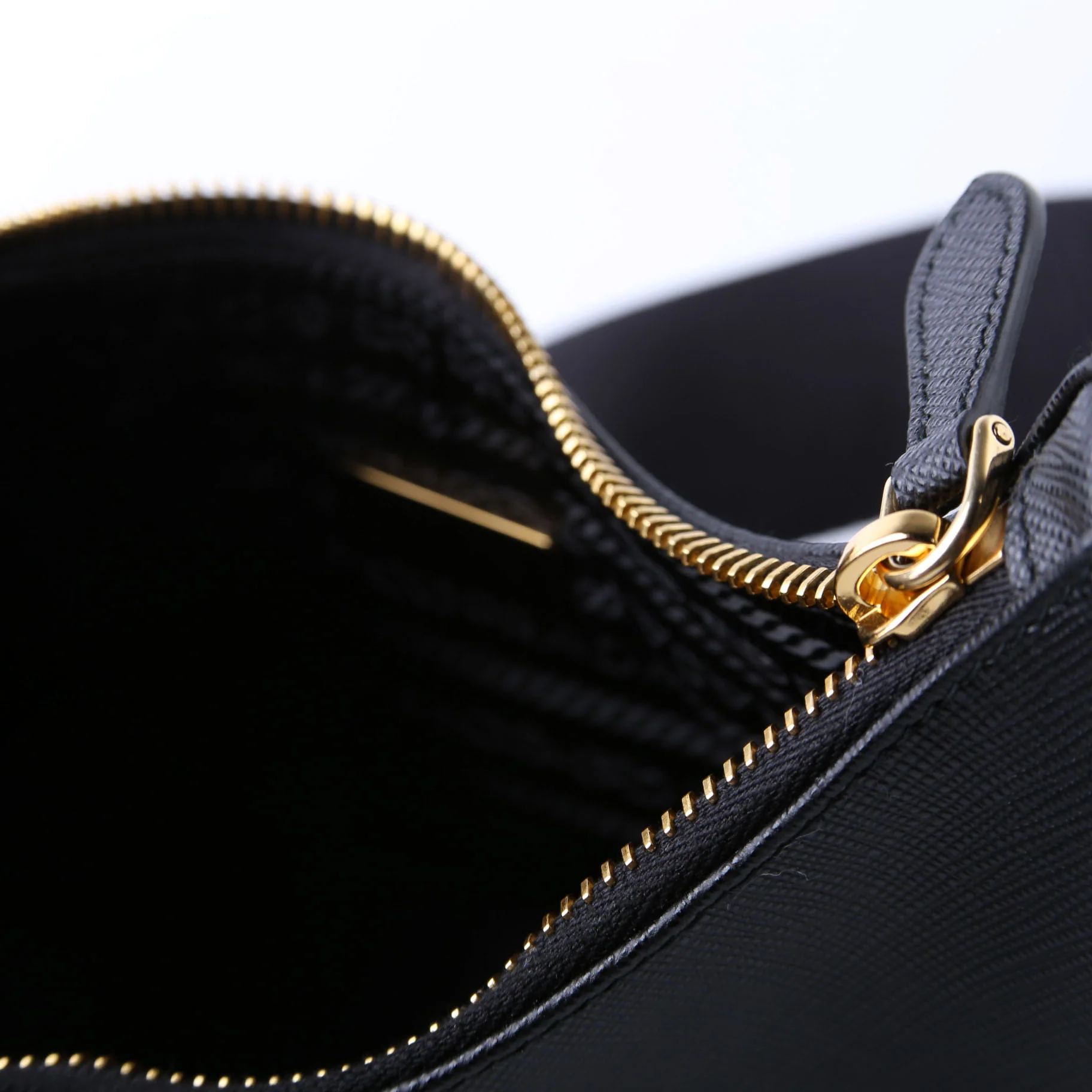 Saffiano Re-Edition 2005 Black - Image 9