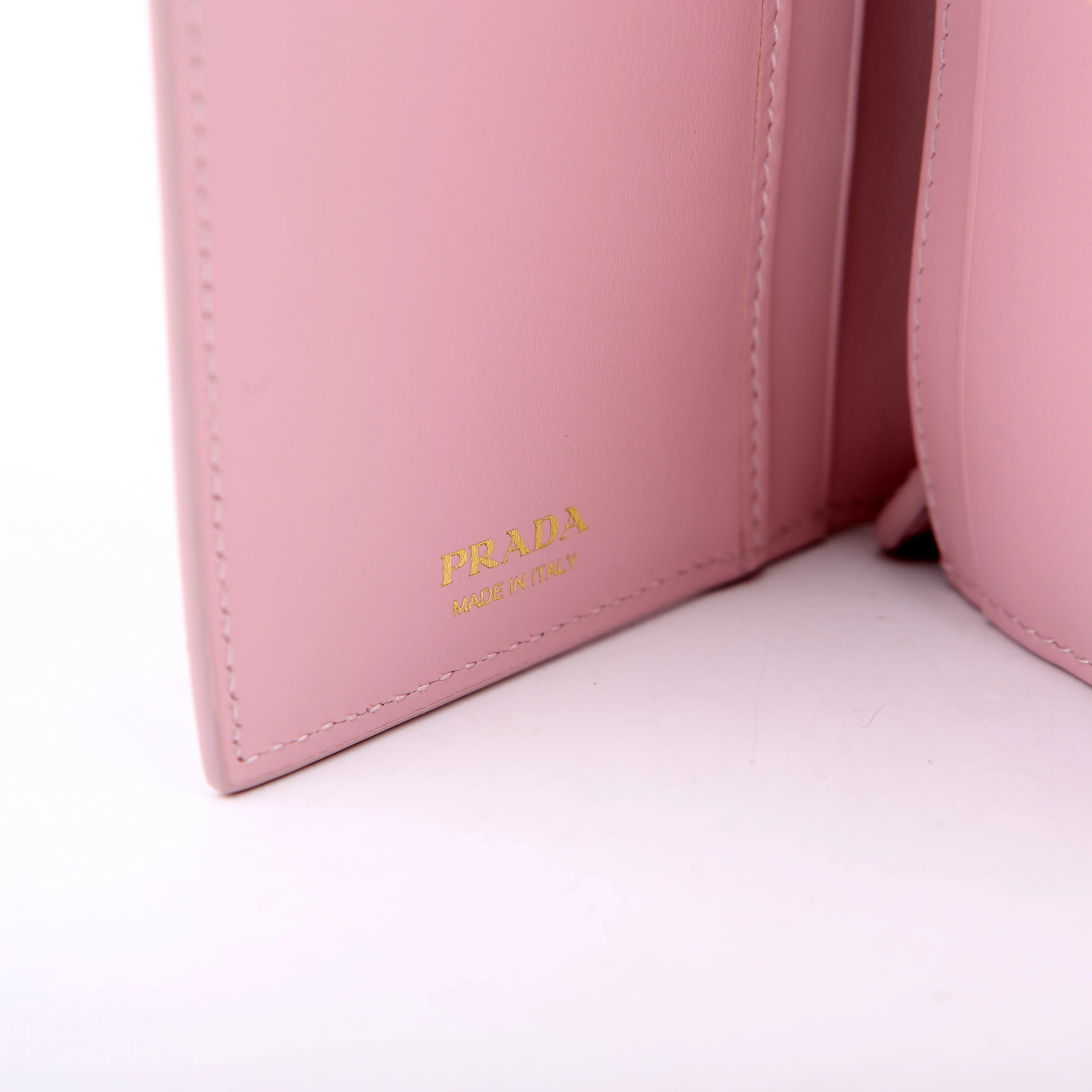 Saffiano Triangle Logo Large Wallet Pink - Image 11