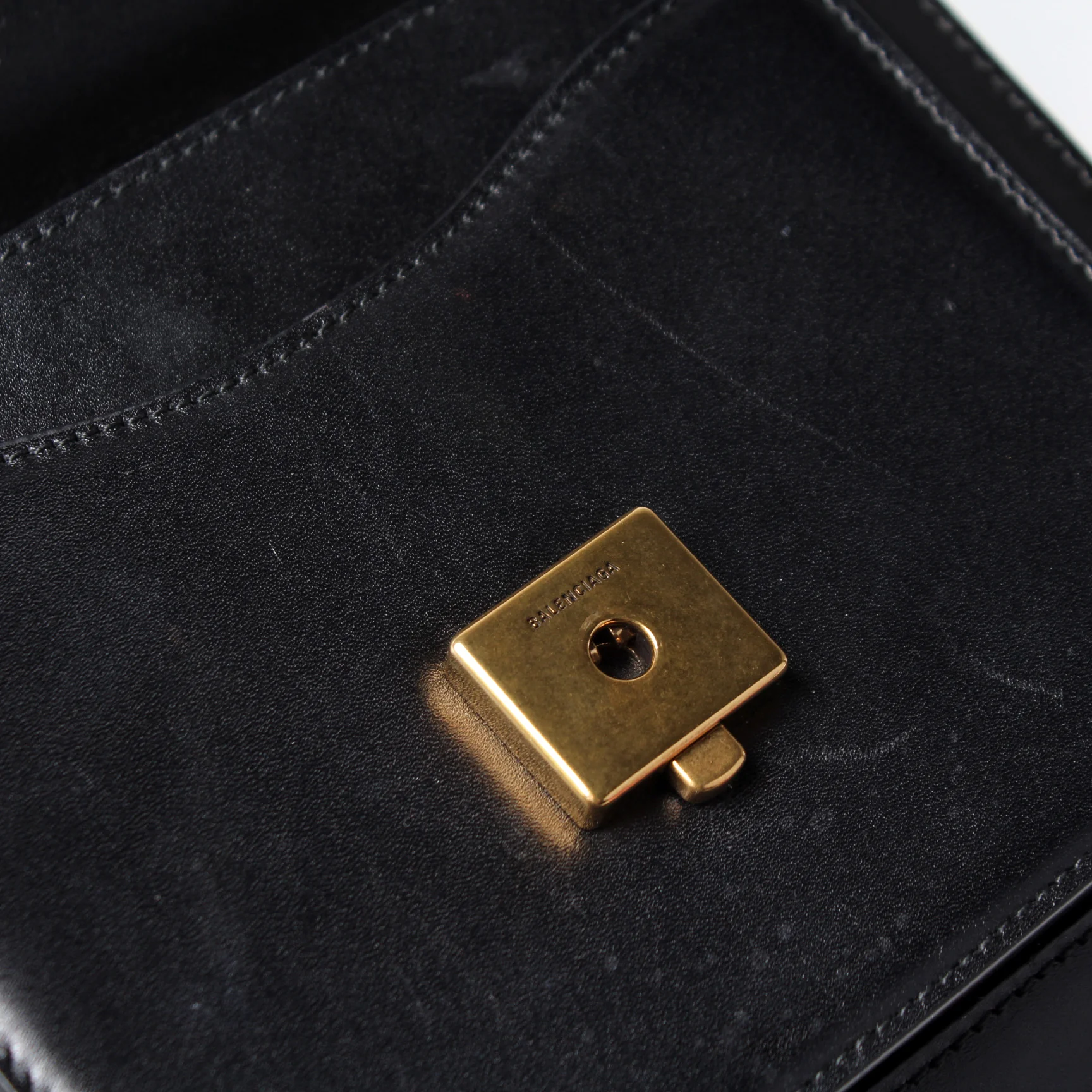 Sharp Chain Bag Small - Image 7
