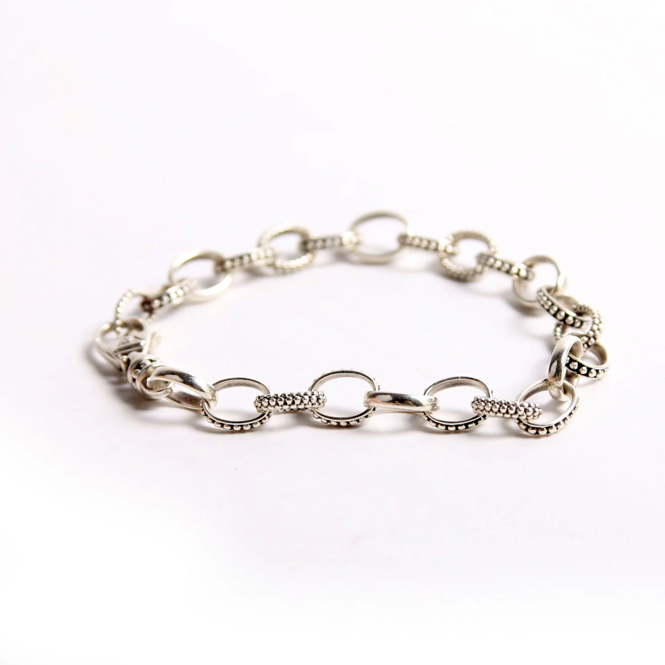 Signature Caviar Bead Link 8MM Bracelet 925 - Image 4
