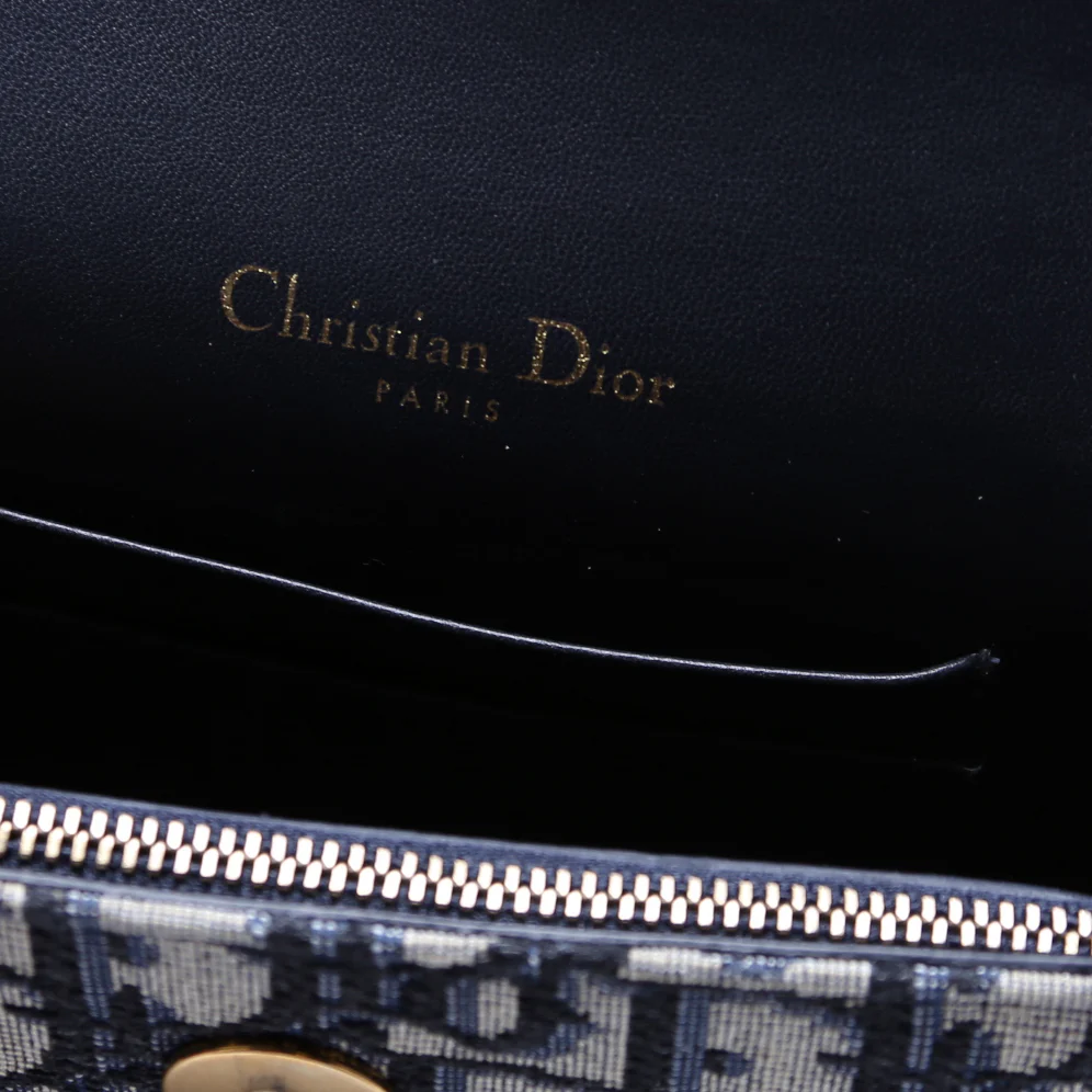 Slim Saddle Belt Bag Oblique - Image 7