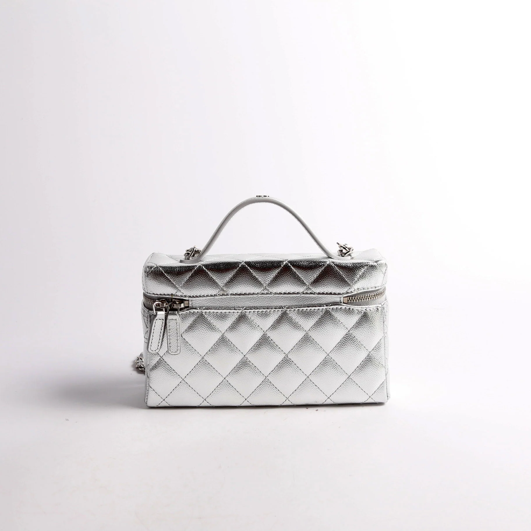 Slim Vanity Case With Chain Metallic Caviar RFID Silver - Image 2