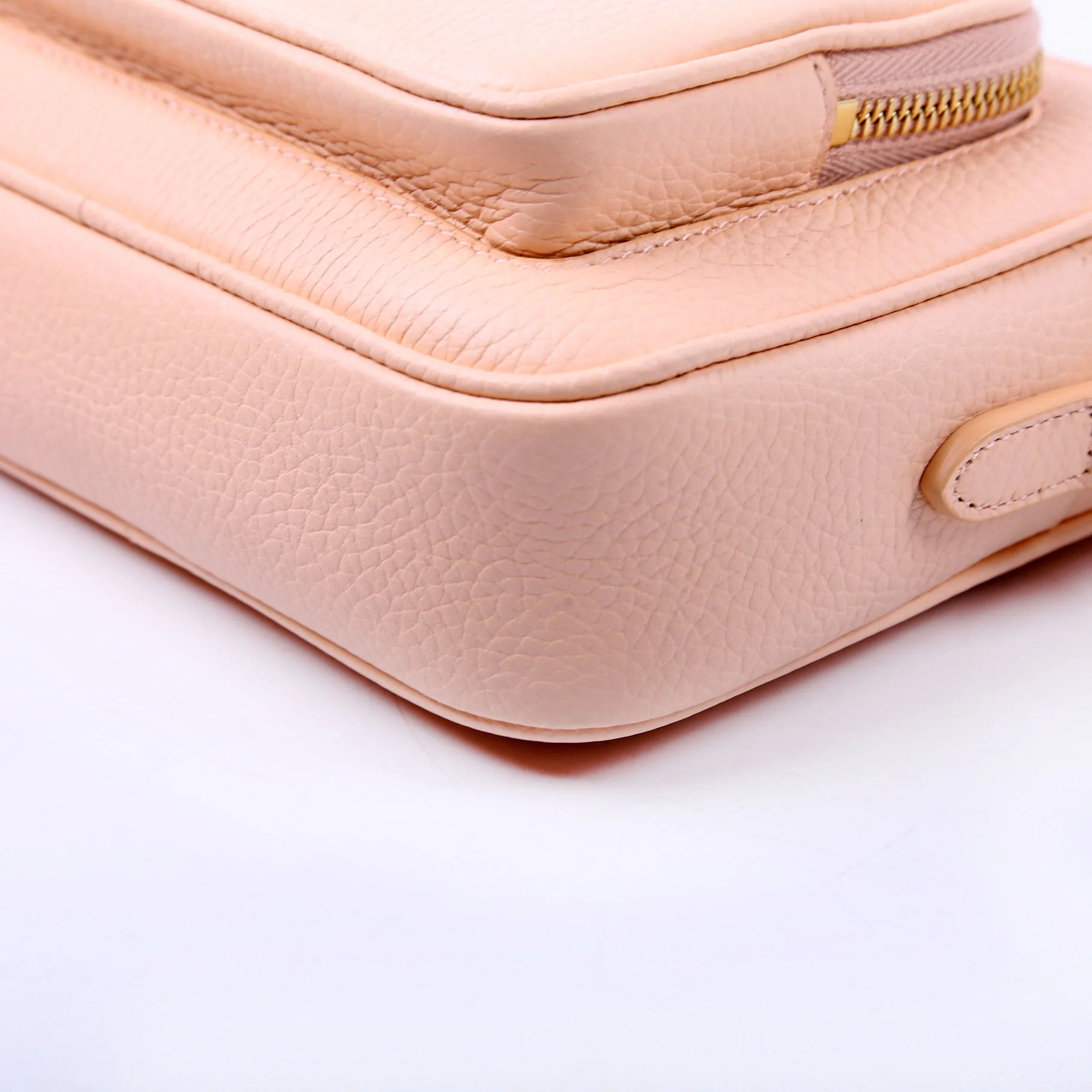 Small Camera Bag Grained Calfskin Pink - Image 7