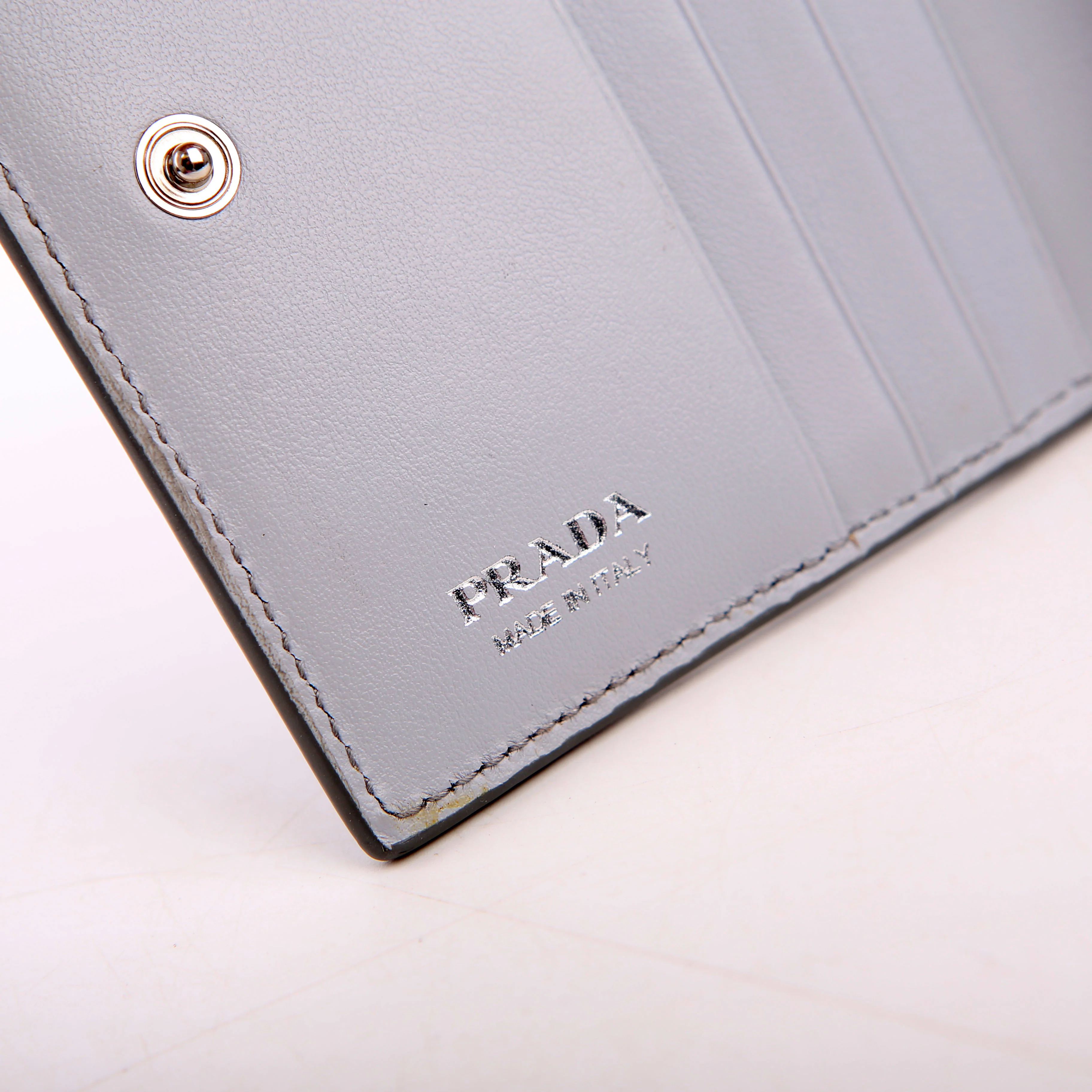 Small Leather Wallet Grey - Image 9
