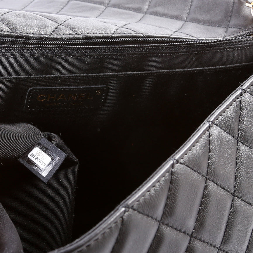Small XXL Travel Flap Bag Quilted Calfskin 28M - Image 8