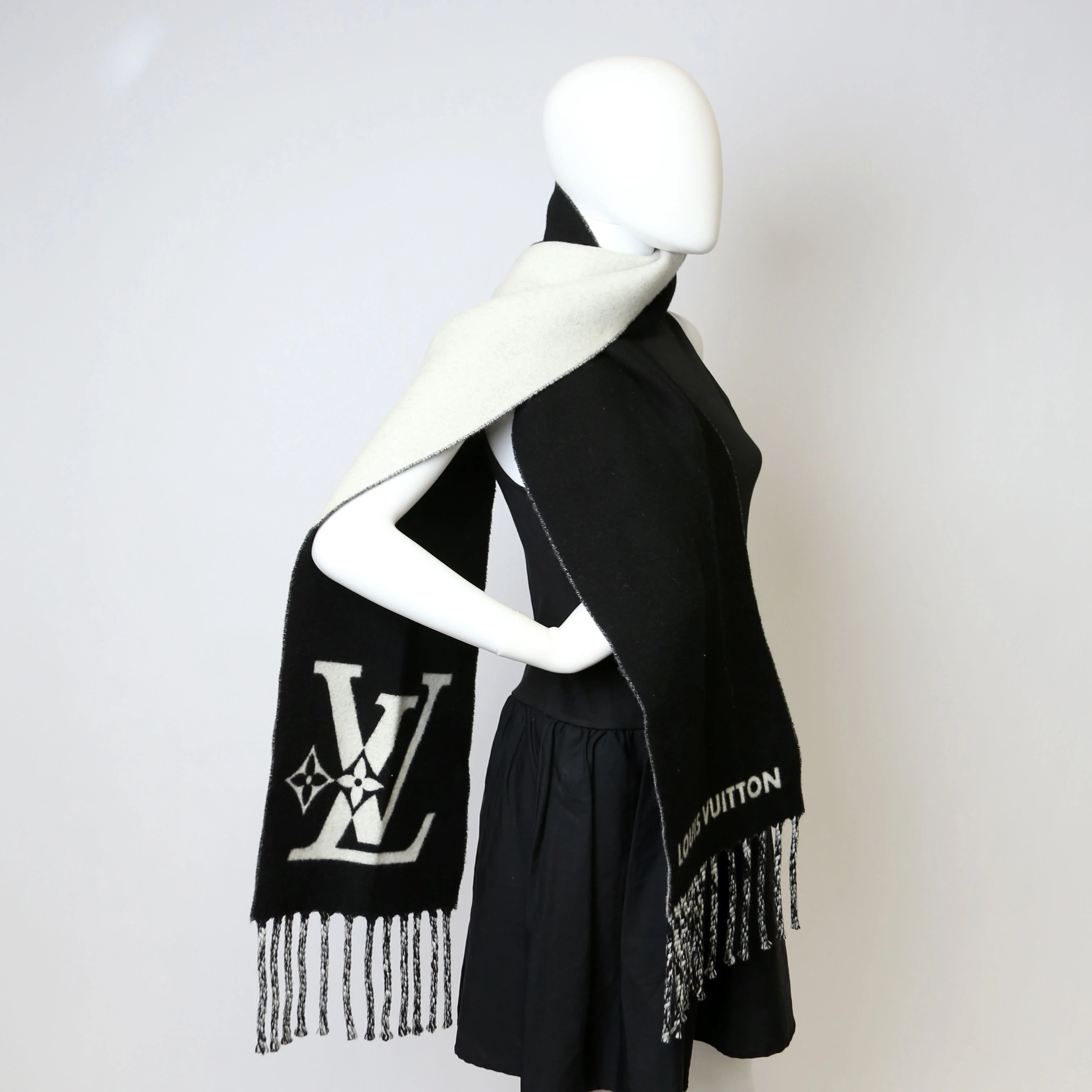Smash Wool Muffler Scarf Black/White - Image 7