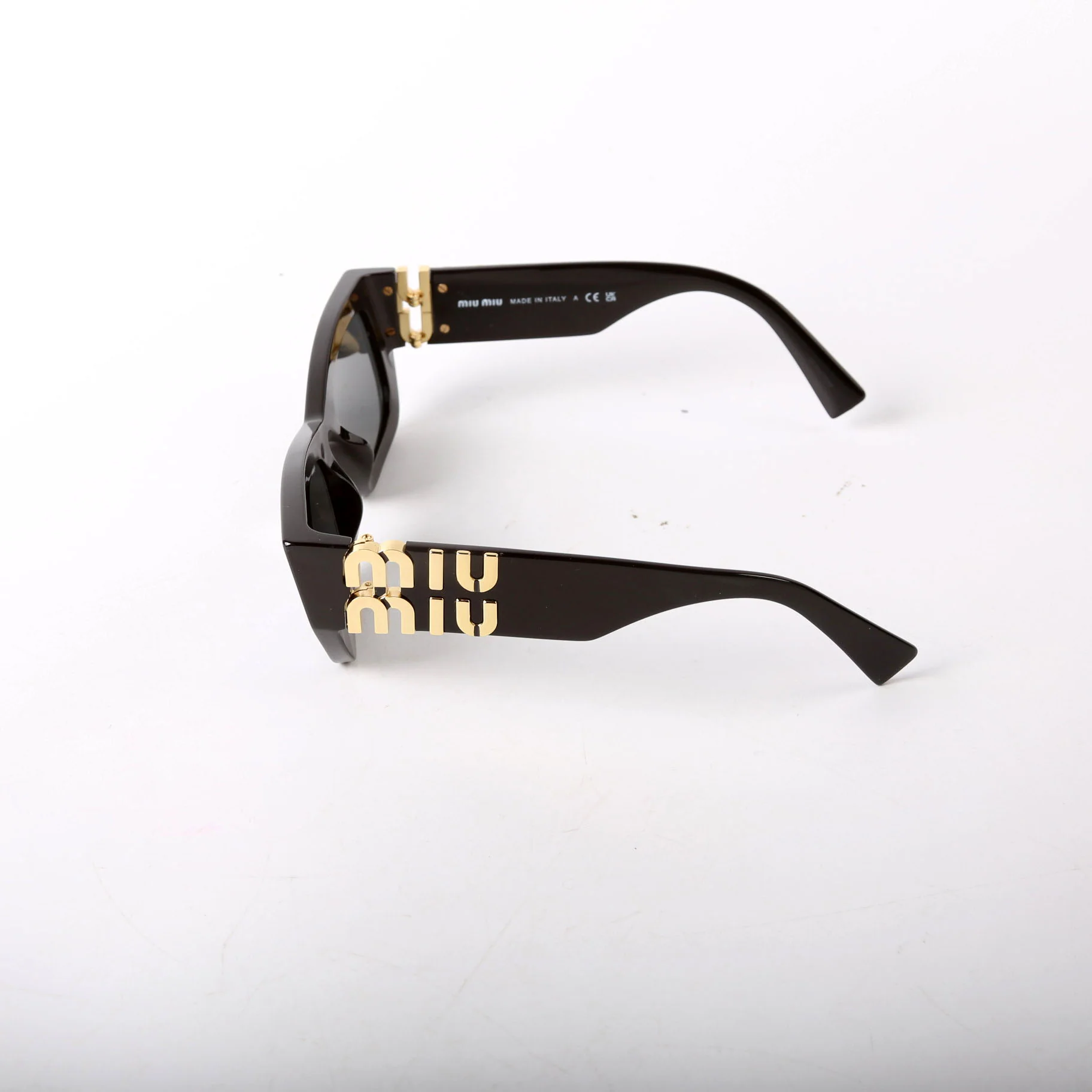 SMU09W Miu Glimpse Sunglasses Black/Gold - Image 2