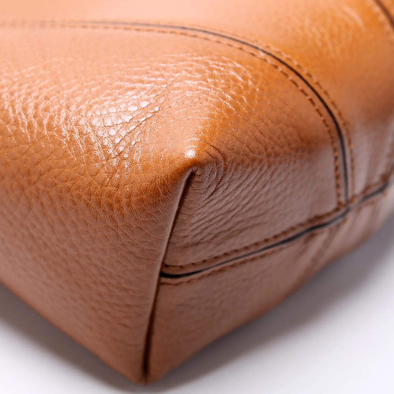 Spin Tote Grain Leather Small Brown - Image 5