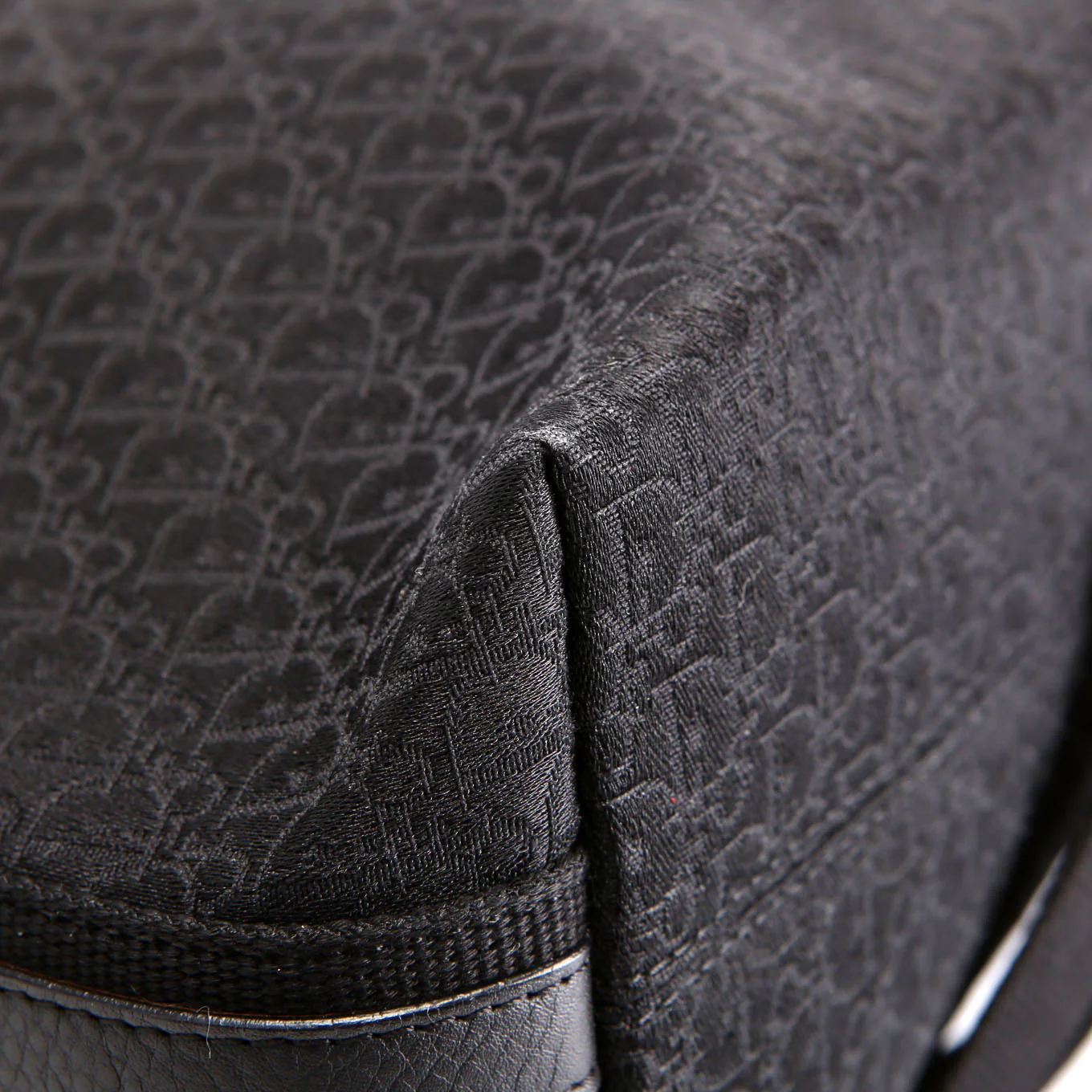 Street Chic Trotter Canvas Messenger Black/Silver - Image 5