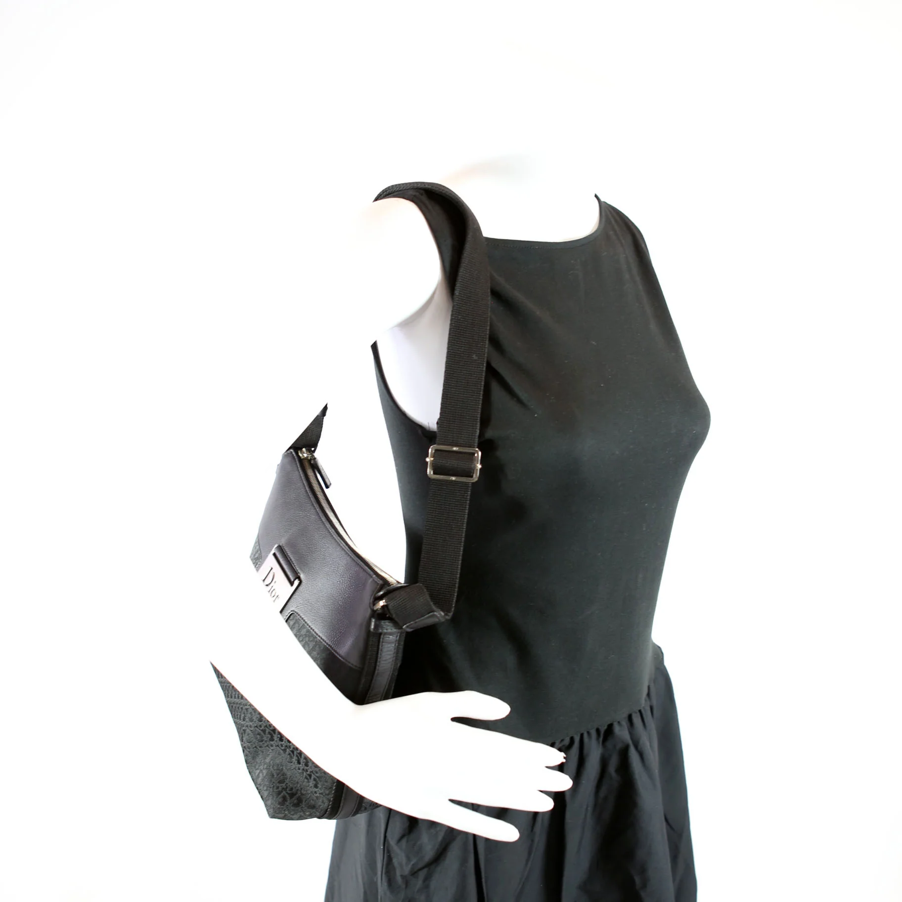 Street Chic Trotter Canvas Messenger Black/Silver - Image 9