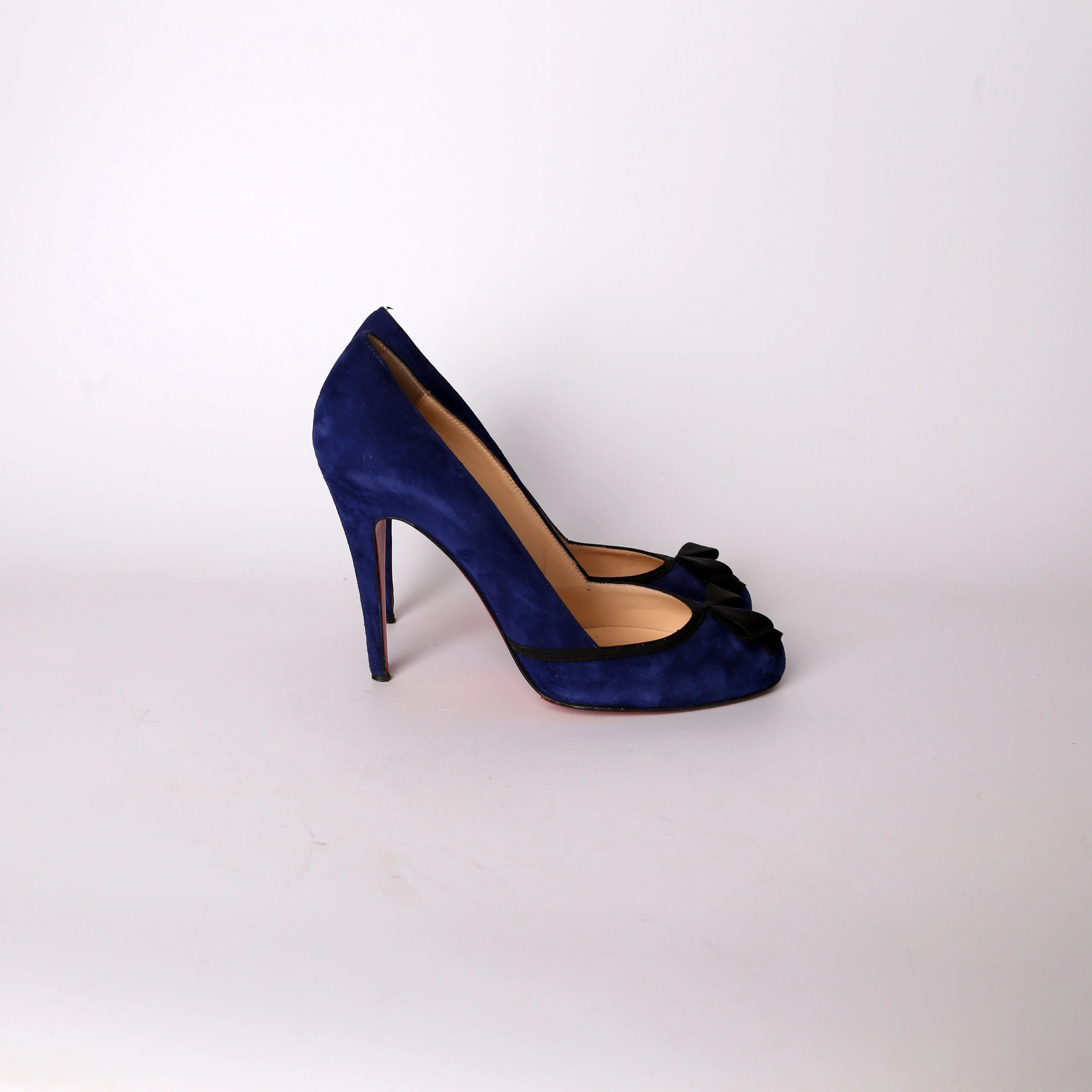 Suede Lavalliere Round Toe Pumps Size 40 - Image 5