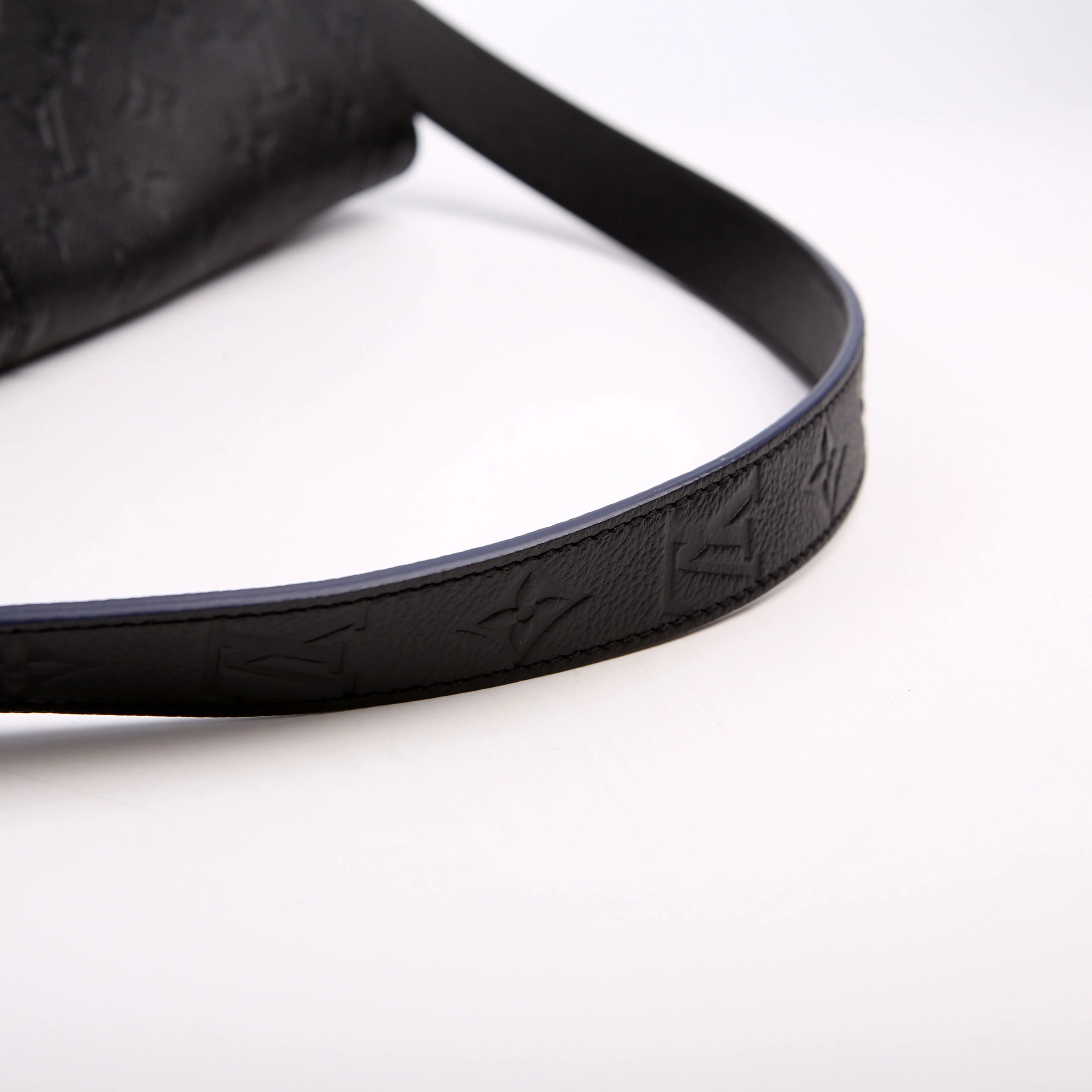 Sully NV MM Empreinte Black - Image 9