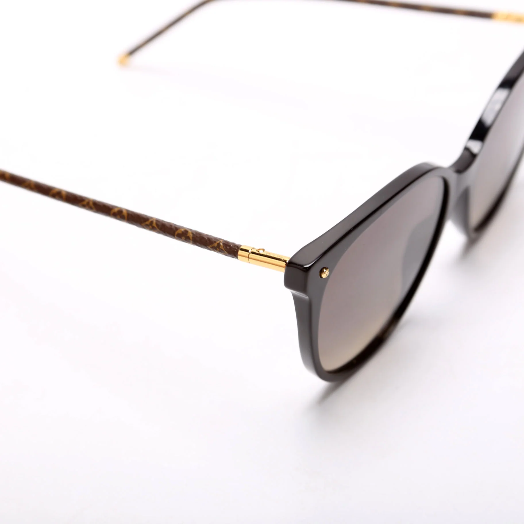 Z1710W LV First Round Sunglasses - Image 3