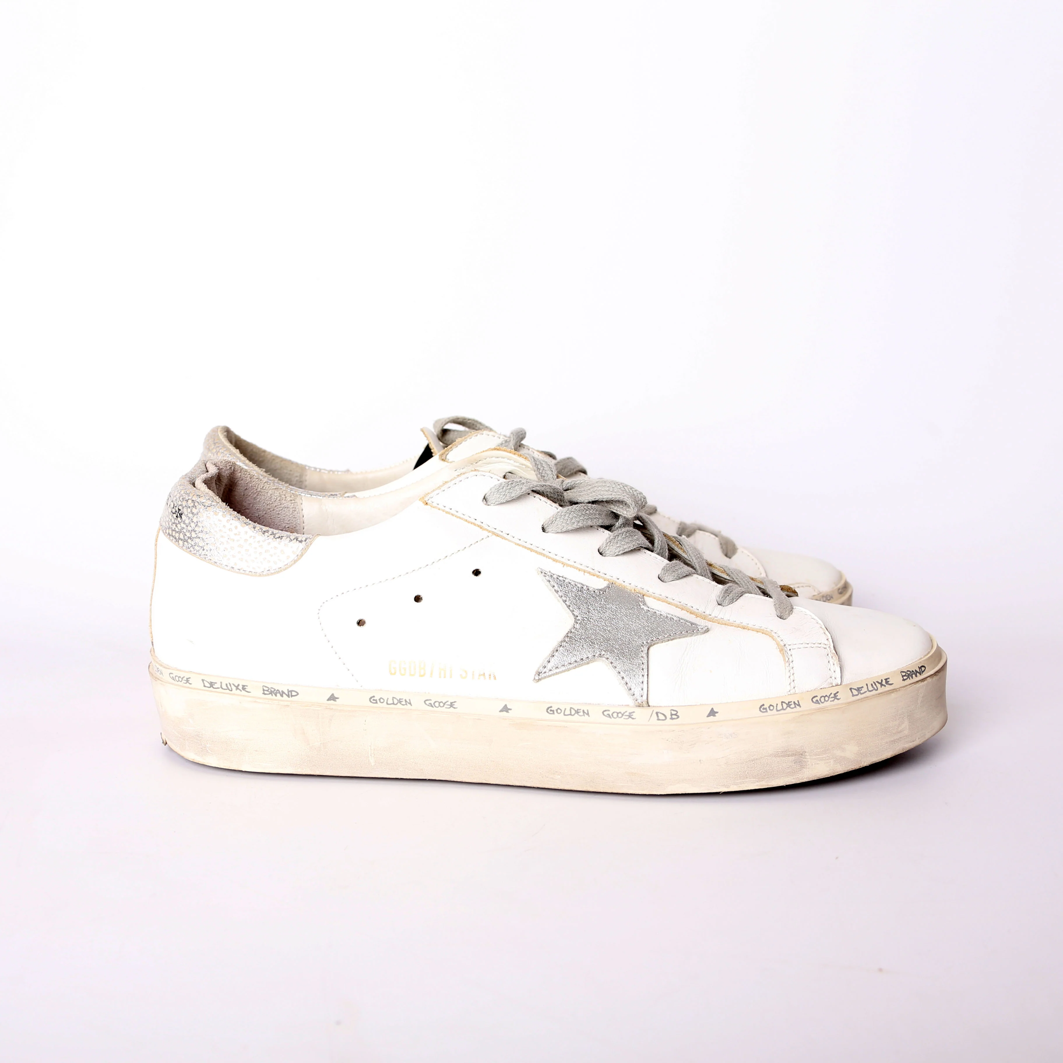 Superstar Classic Sneakers Size 42 - Image 3