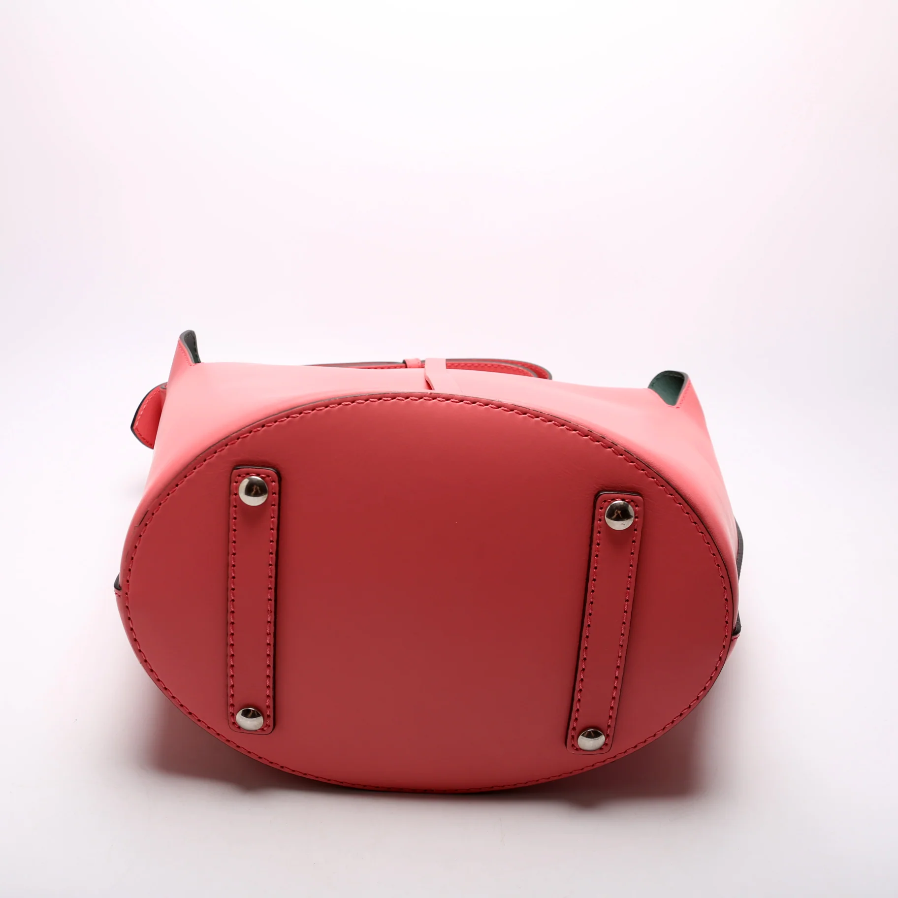 Supple Leather Medium Bucket Bag 4075892 - Image 4