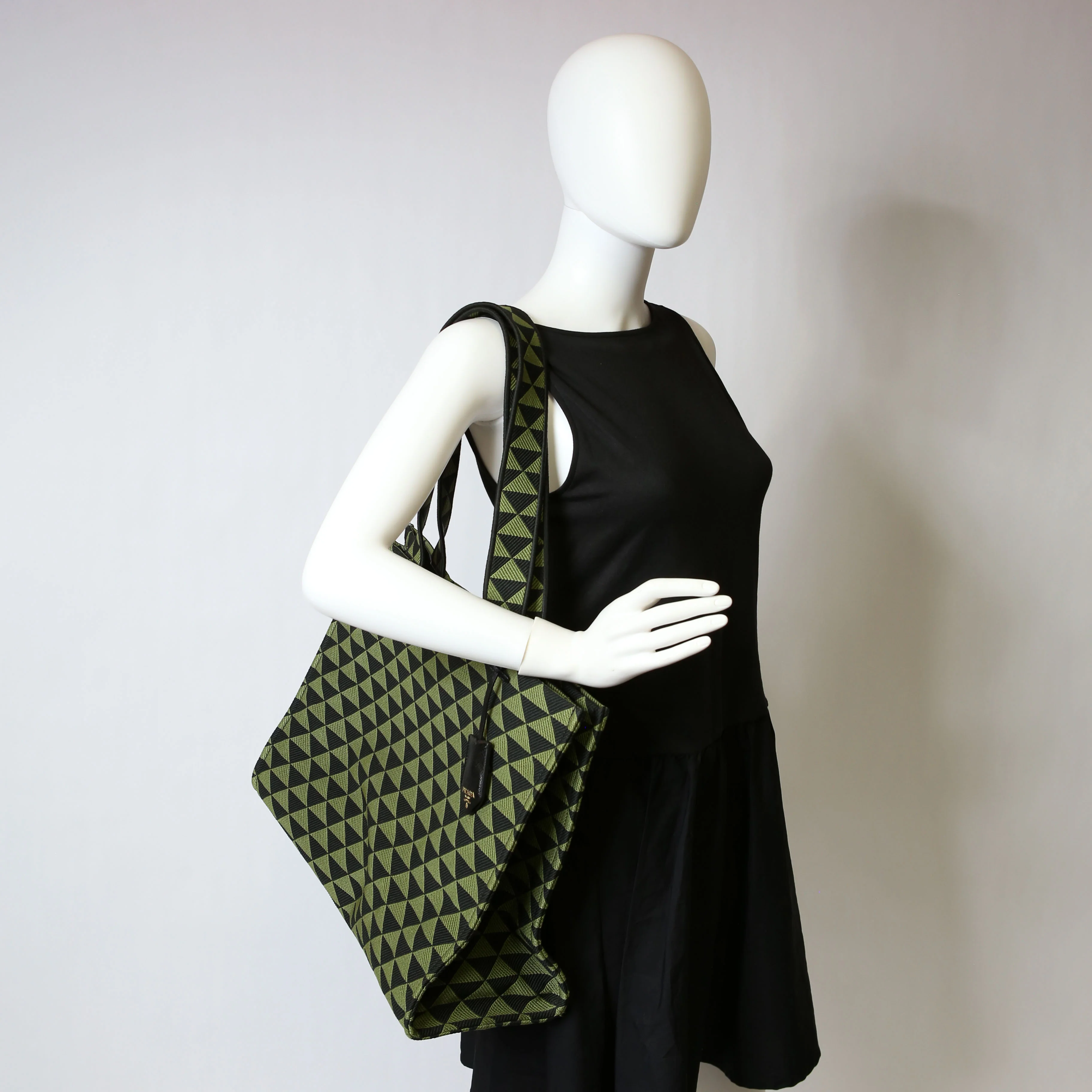 Symbole Horizontal Shopper Tote Green/Black - Image 16