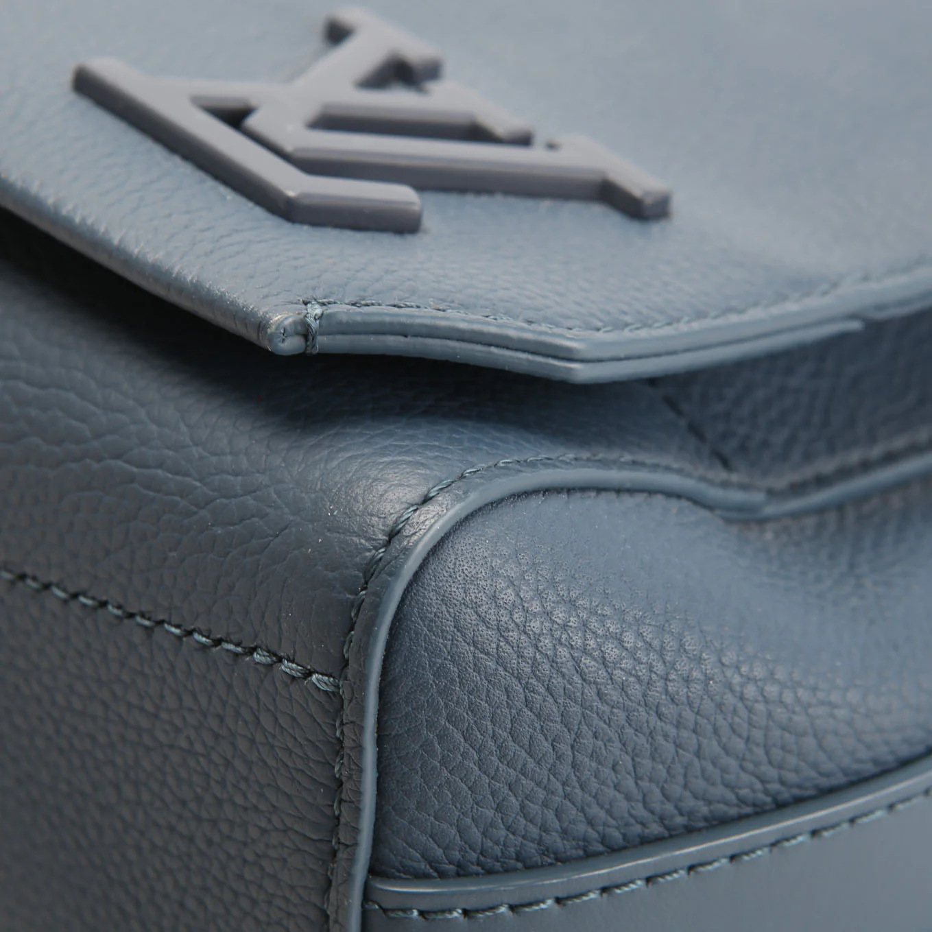 Takeoff Messenger Aerogram Calfskin Blue - Image 6