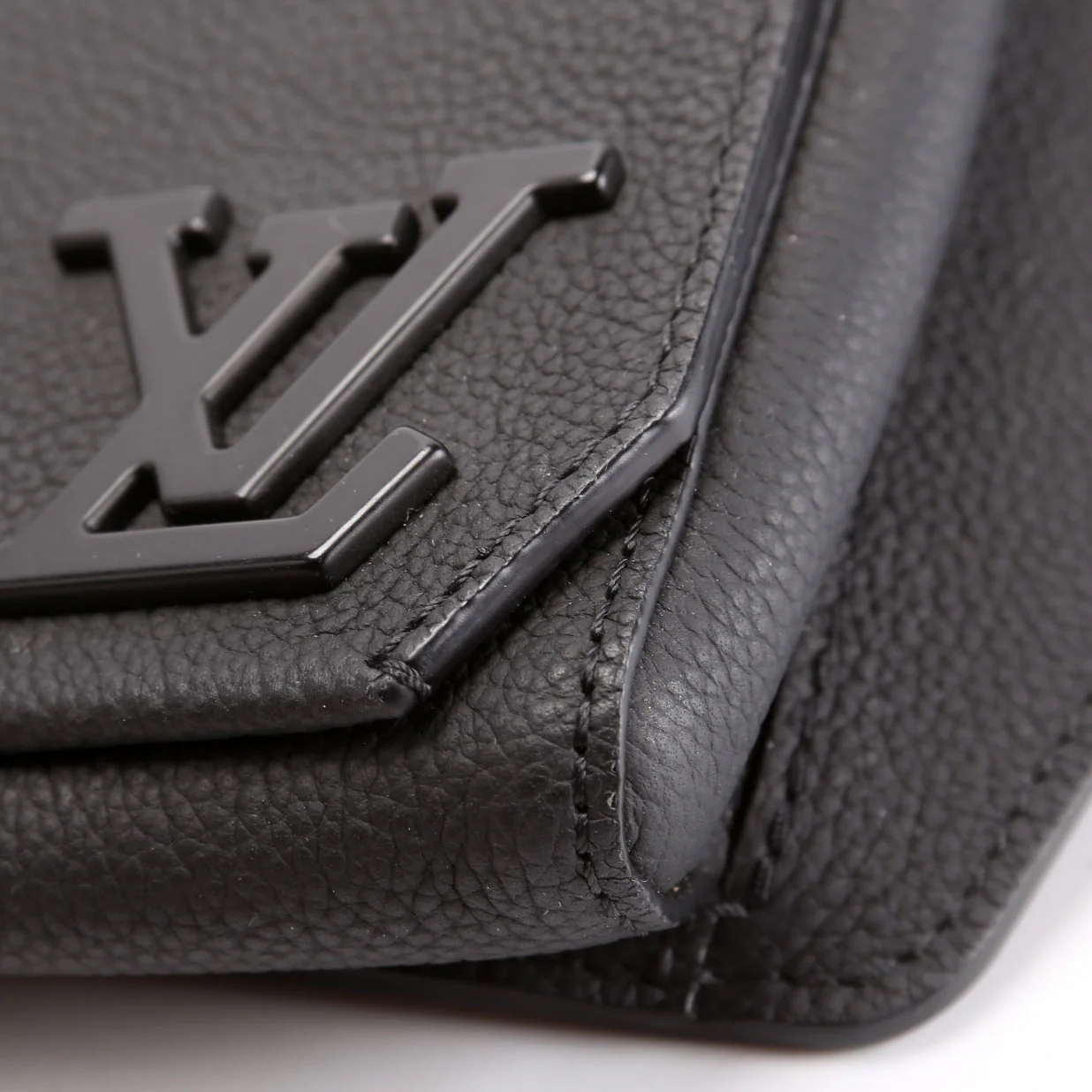 Takeoff Sling Aerogram Leather Black - Image 6