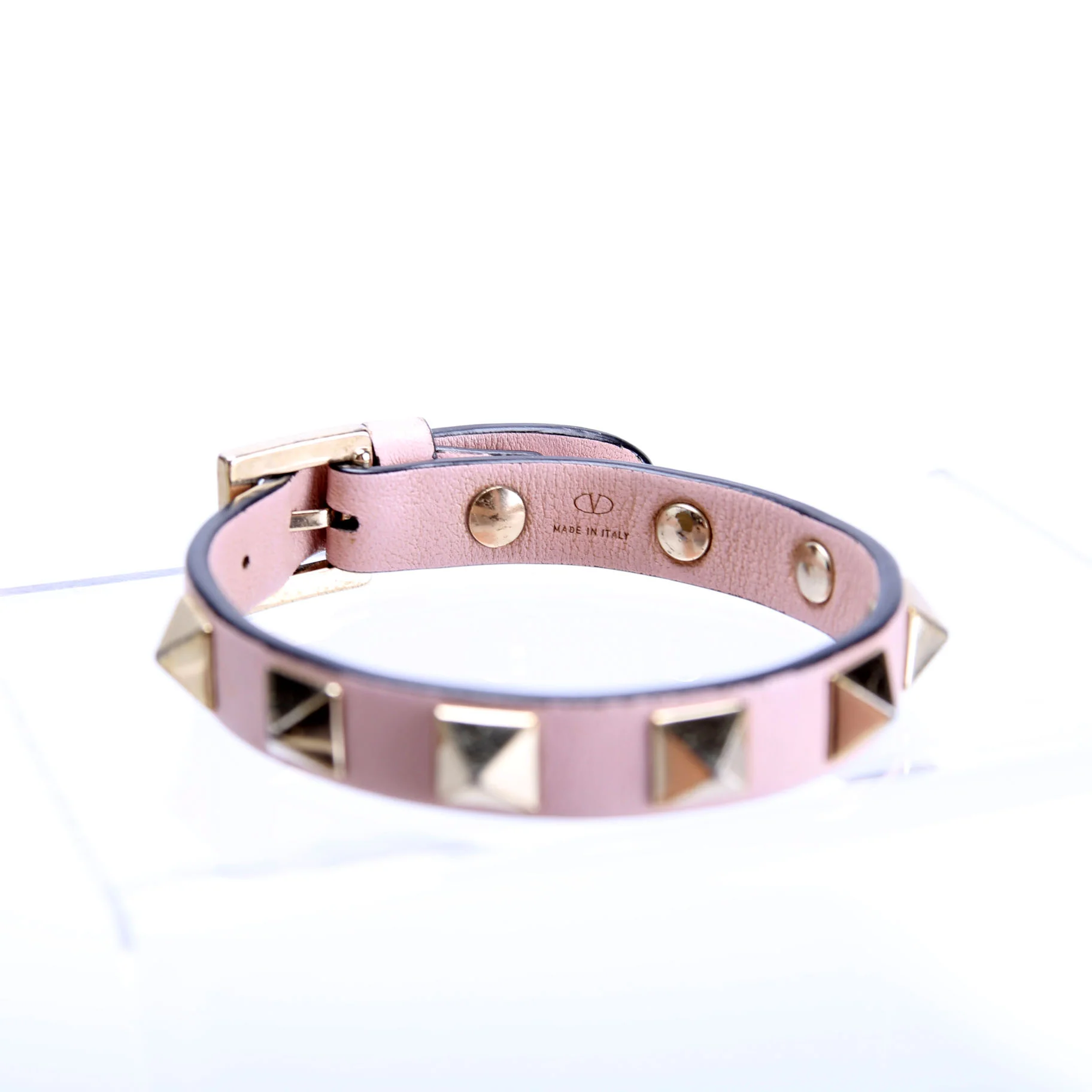 The Rockstud Leather Bracelet Pink - Image 3