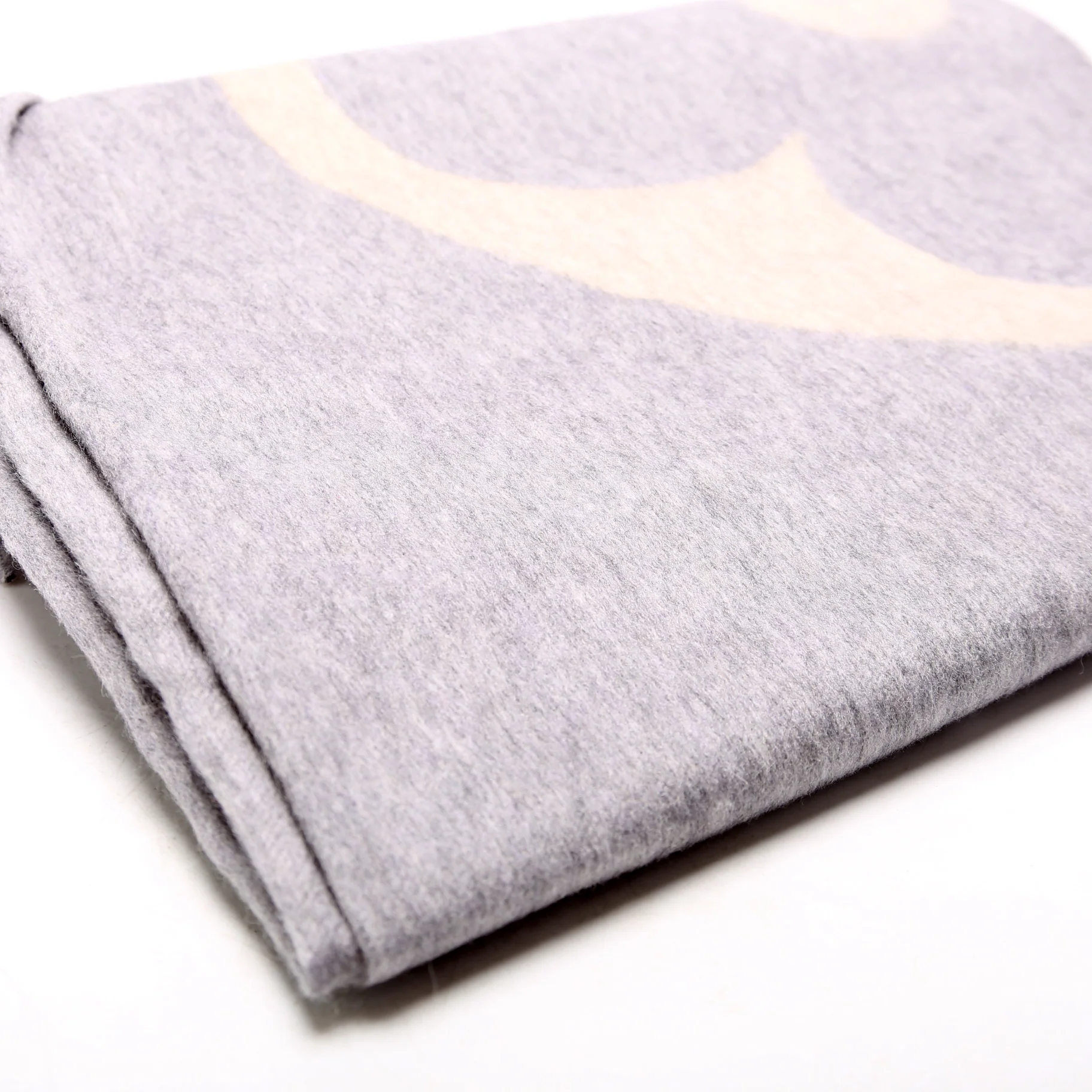 The Ultimate Wool/Cashmere Scarf Grey - Image 2