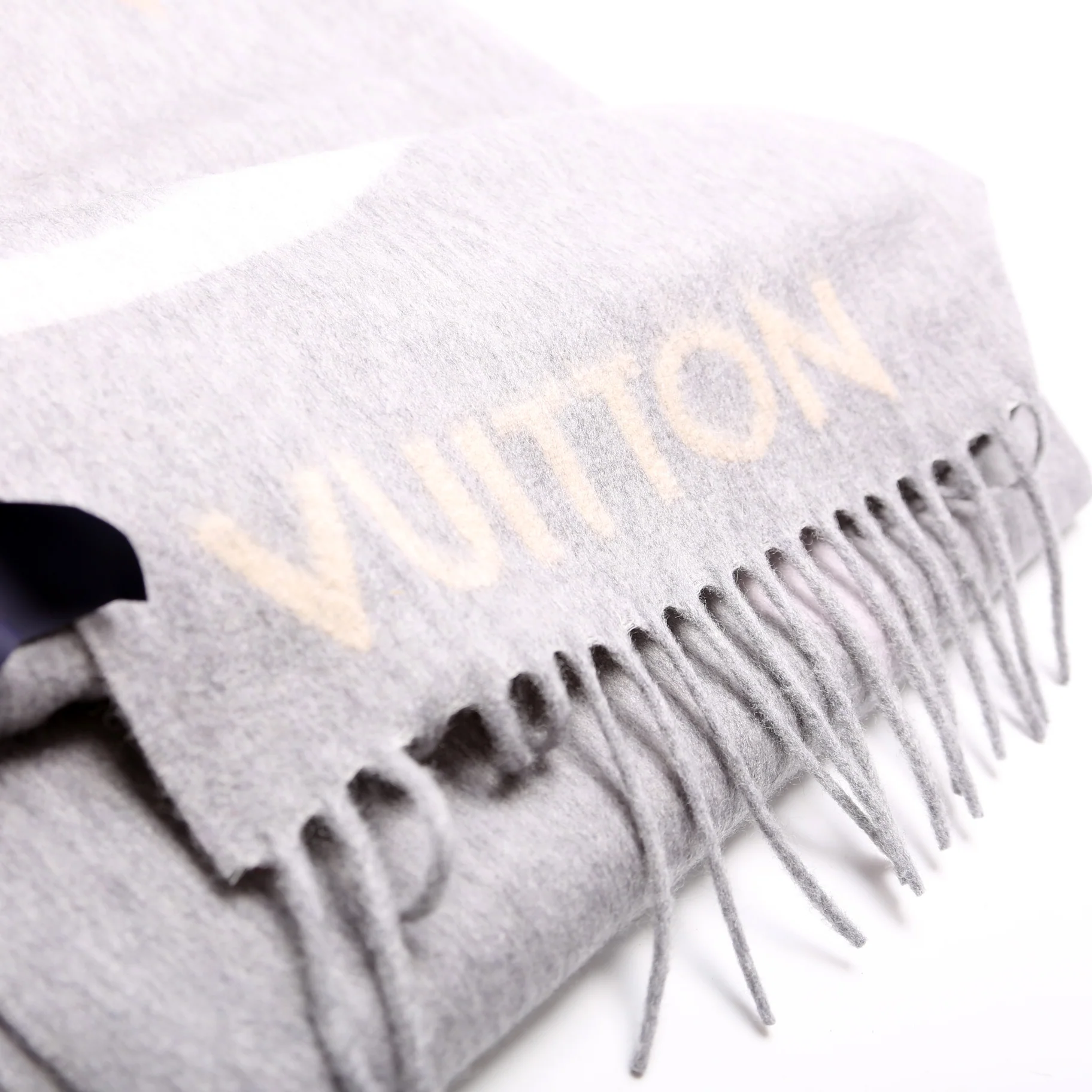 The Ultimate Wool/Cashmere Scarf Grey - Image 4