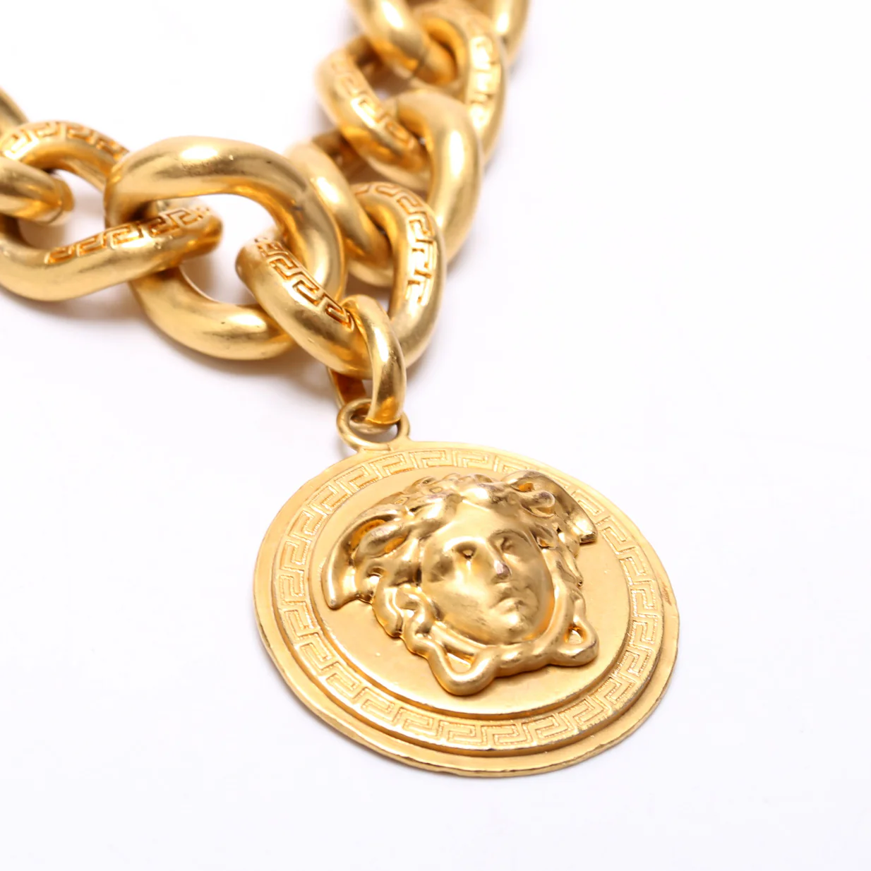 Thick Chain Medusa Medallion Choker Necklace Gold - Image 3