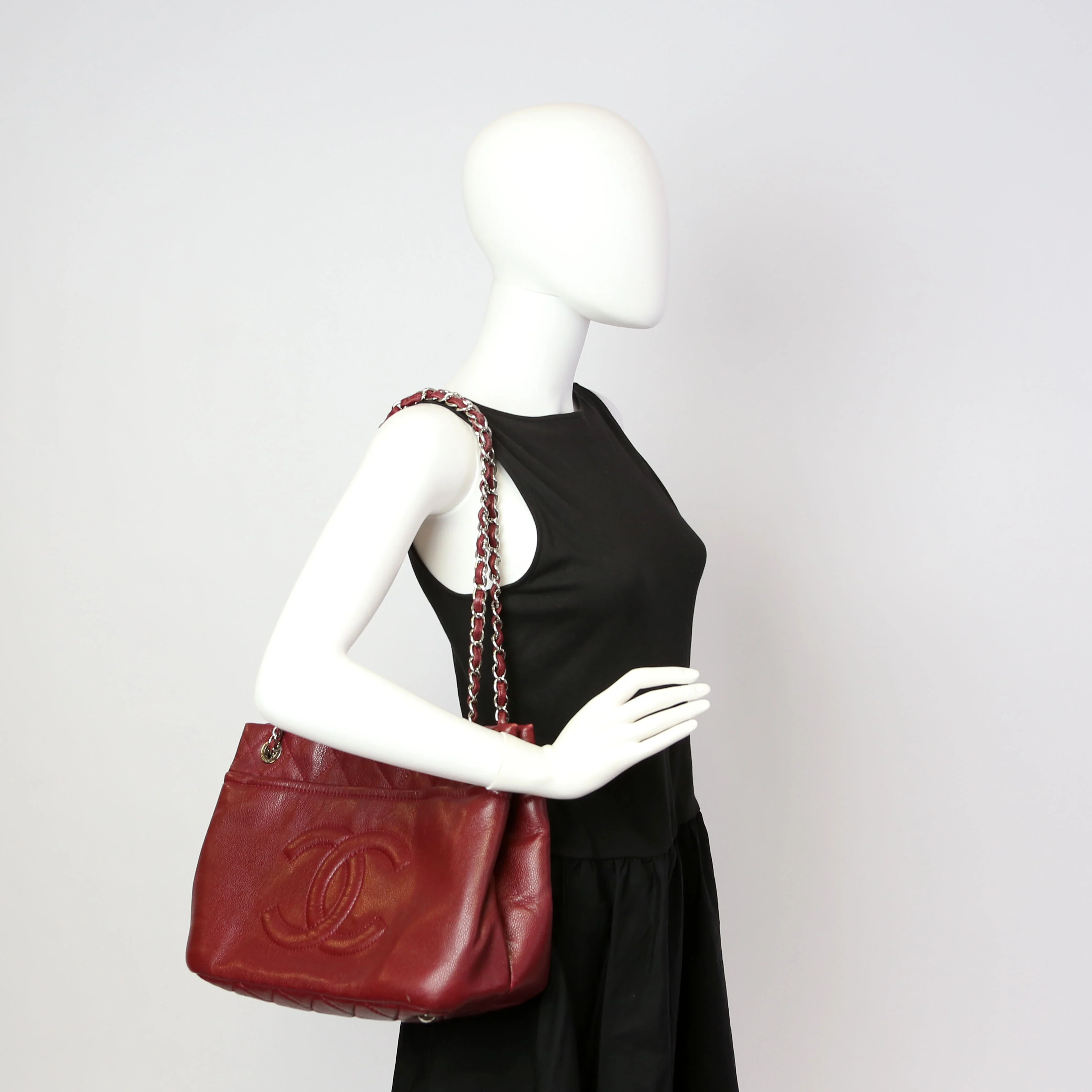 Timeless CC Soft Caviar Tote 14M Burgundy - Image 16