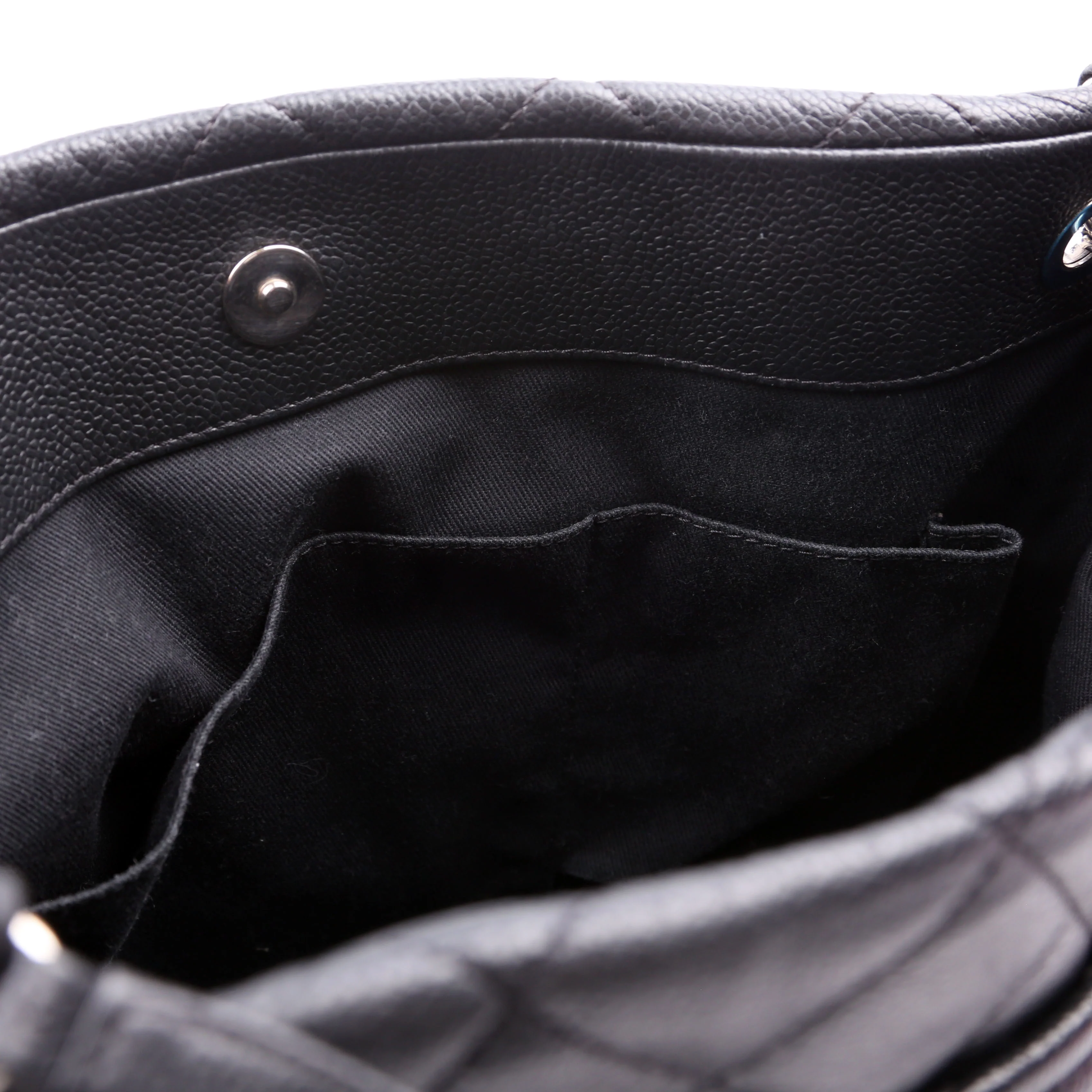 Timeless CC Soft Tote 17M Black - Image 11
