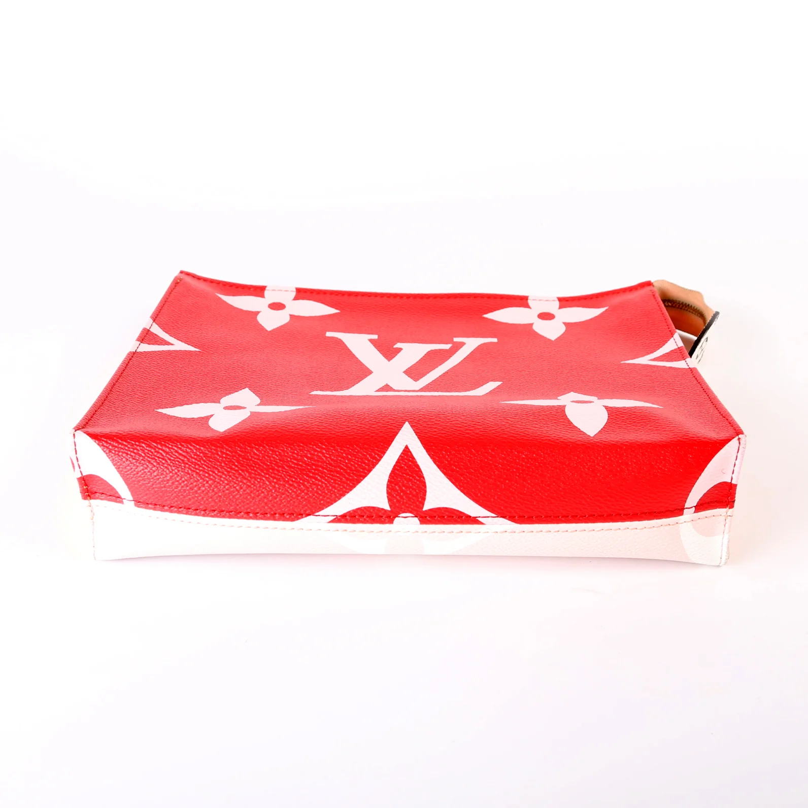 Toiletry Pouch 26 Giant Monogram - Image 5